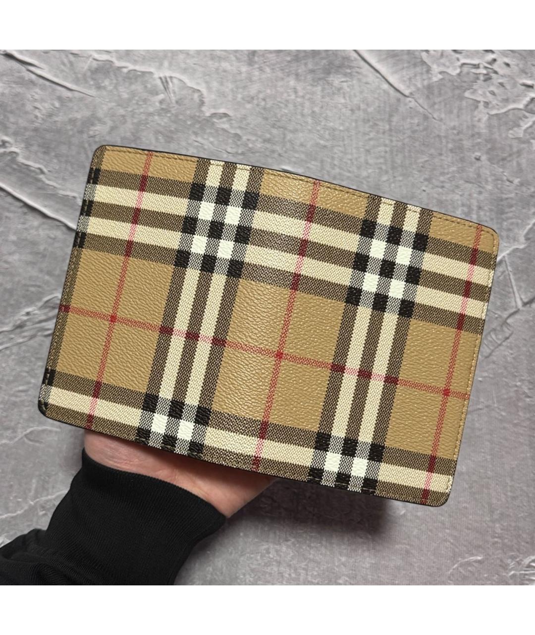 BURBERRY Бежевый кожаный кардхолдер, фото 3