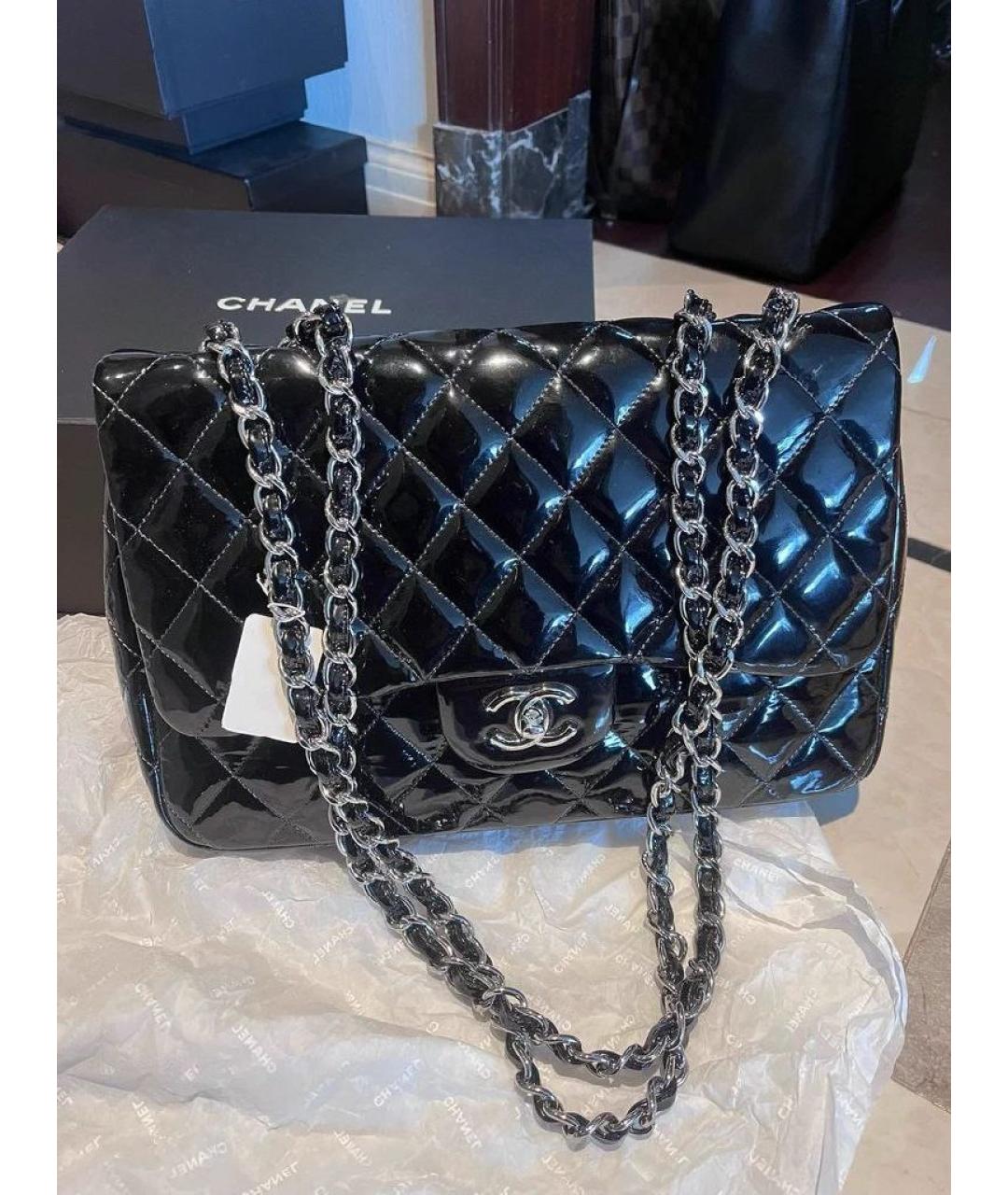 CHANEL Черная сумка через плечо из лакированной кожи, фото 9