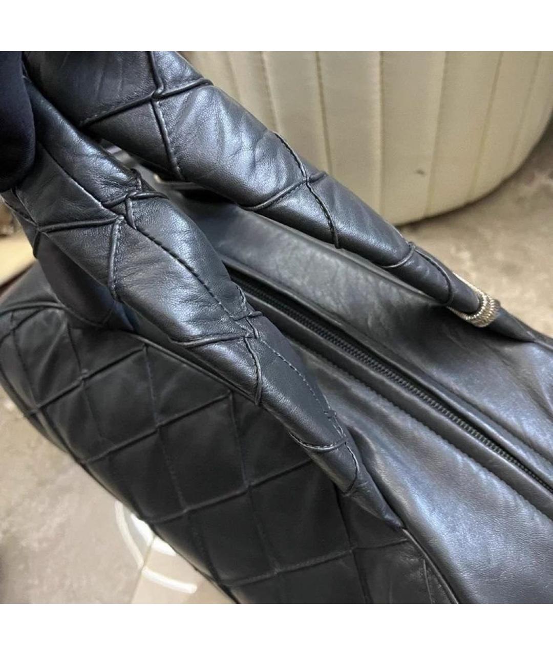 CHANEL Черная кожаная сумка с короткими ручками, фото 7