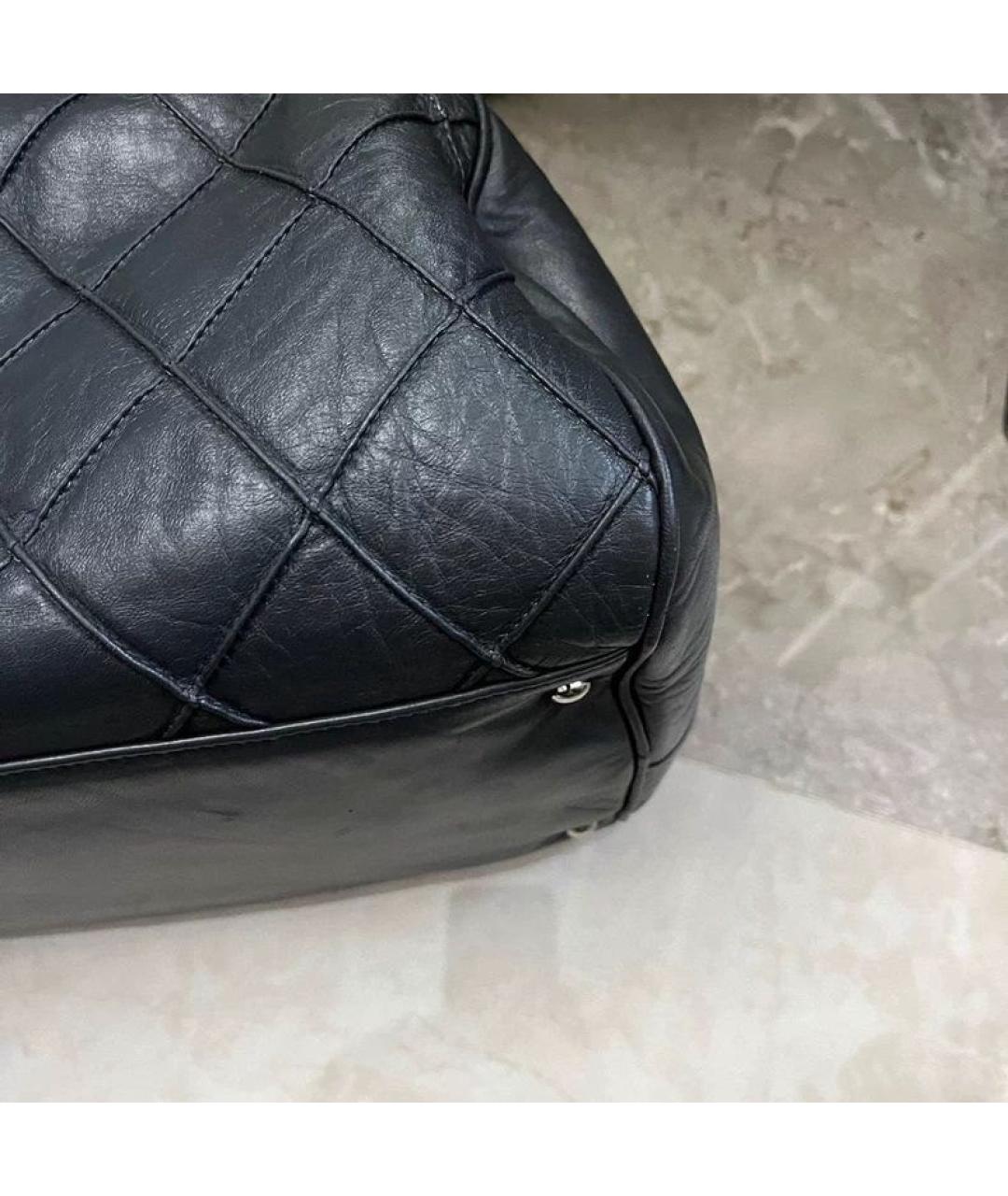 CHANEL Черная кожаная сумка с короткими ручками, фото 2