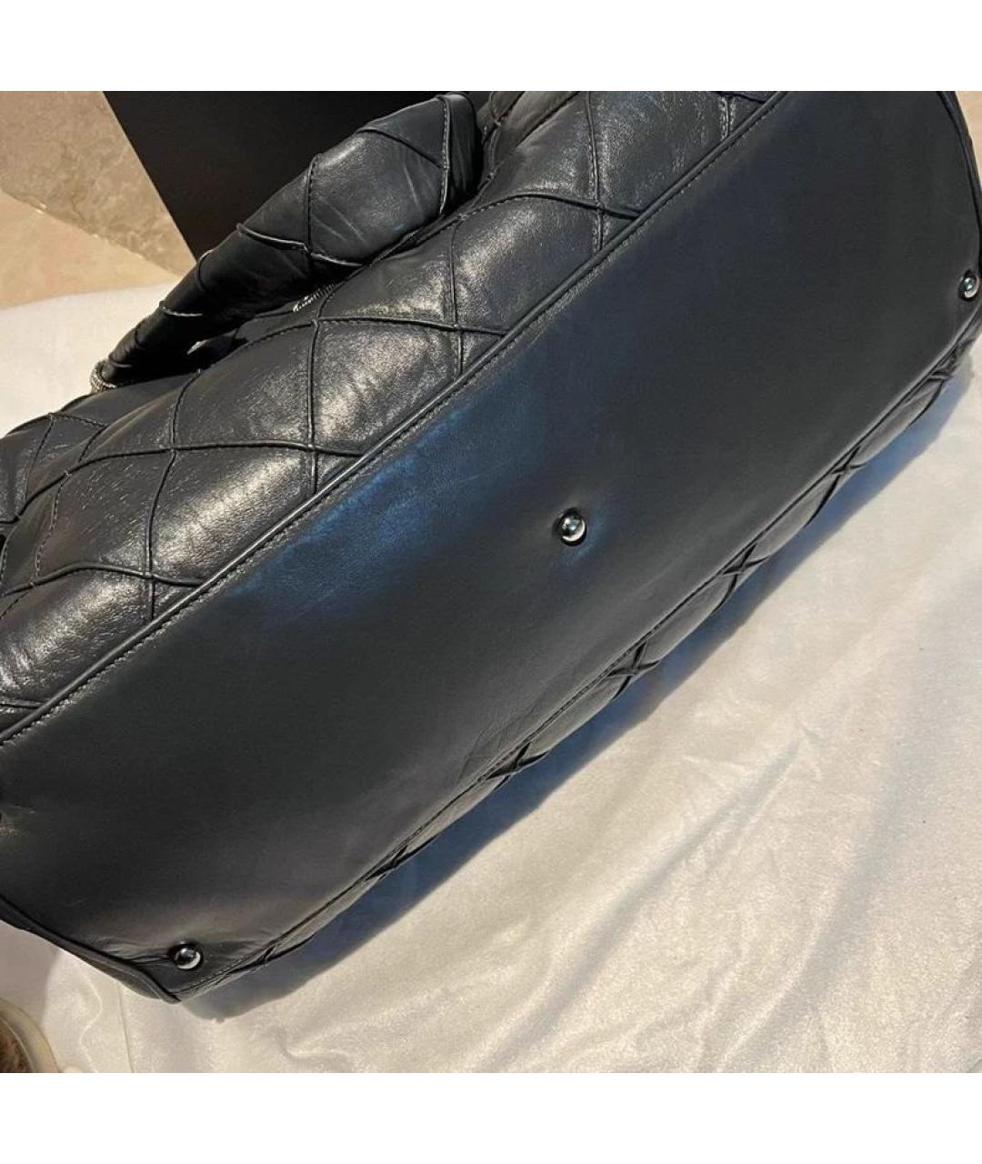 CHANEL Черная кожаная сумка с короткими ручками, фото 8