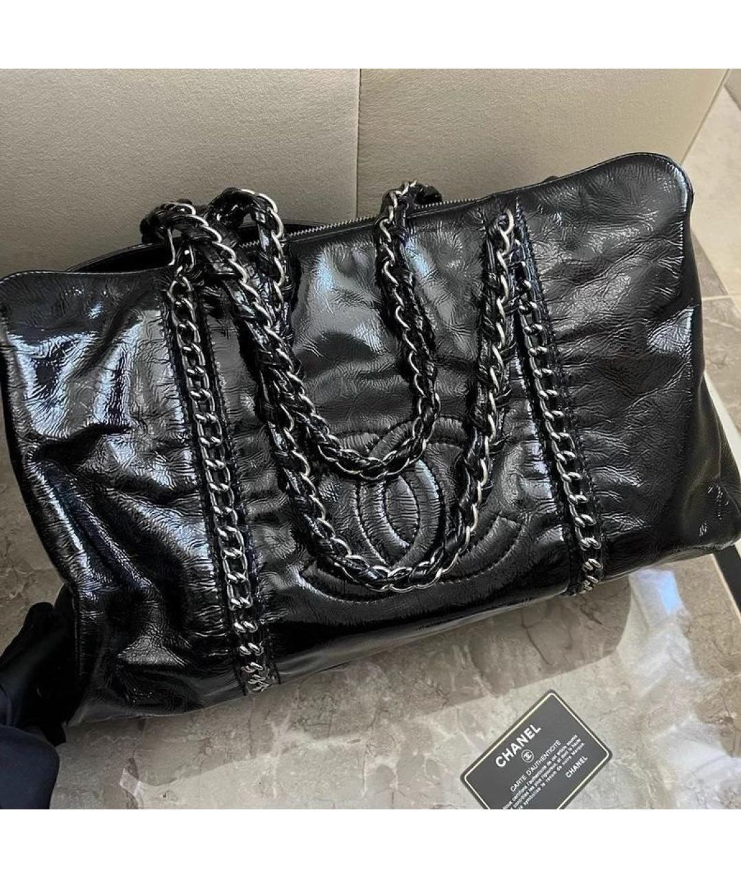 CHANEL Черная сумка тоут из лакированной кожи, фото 10