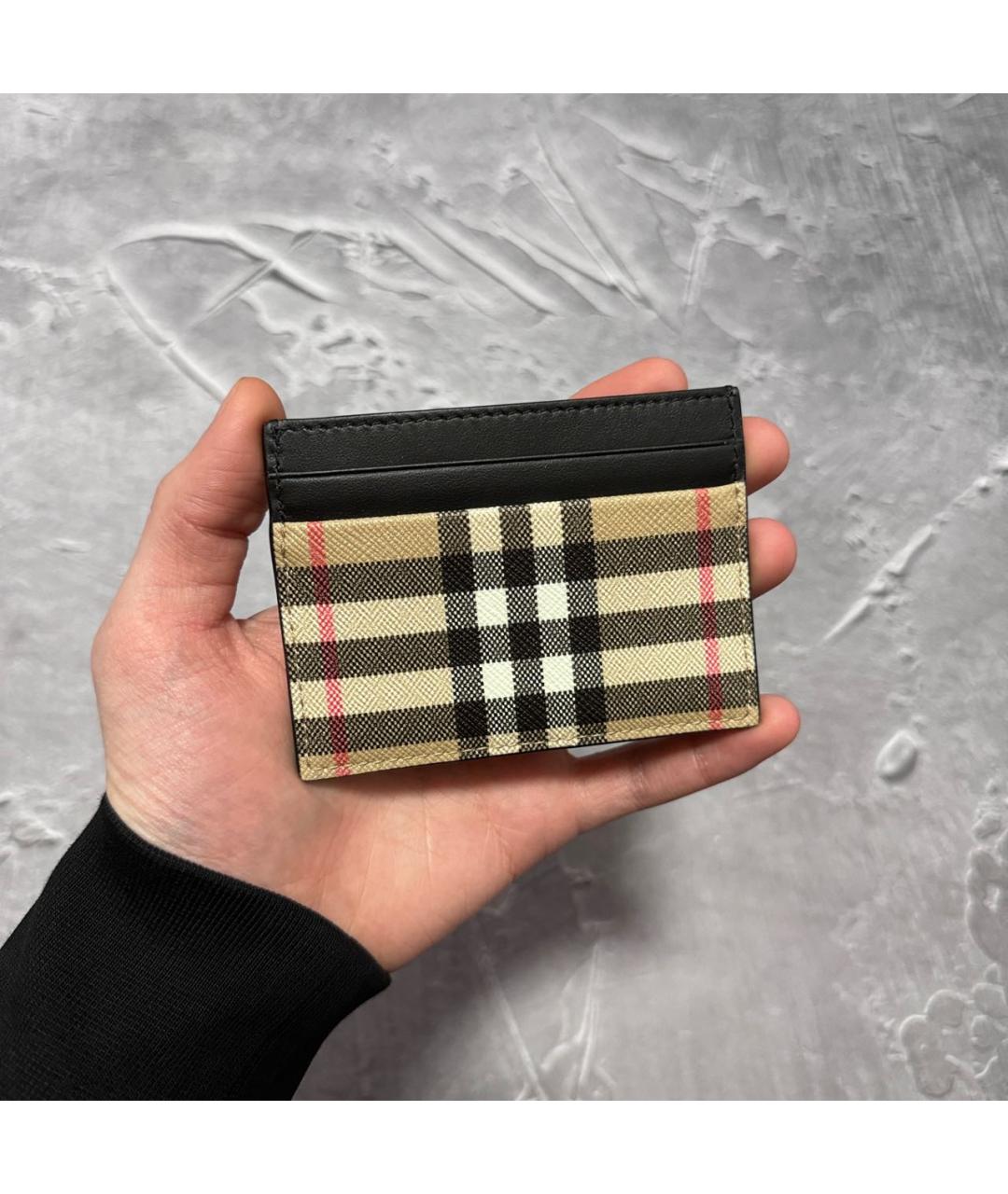 BURBERRY Бежевый кожаный кардхолдер, фото 2