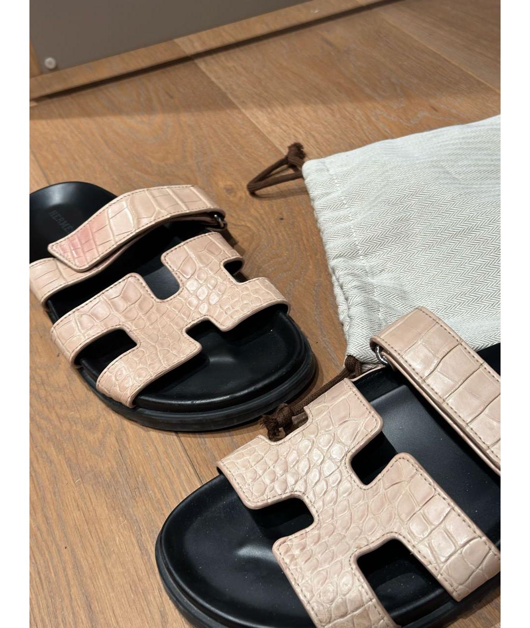 HERMES Розовые шлепанцы из экзотической кожи, фото 2