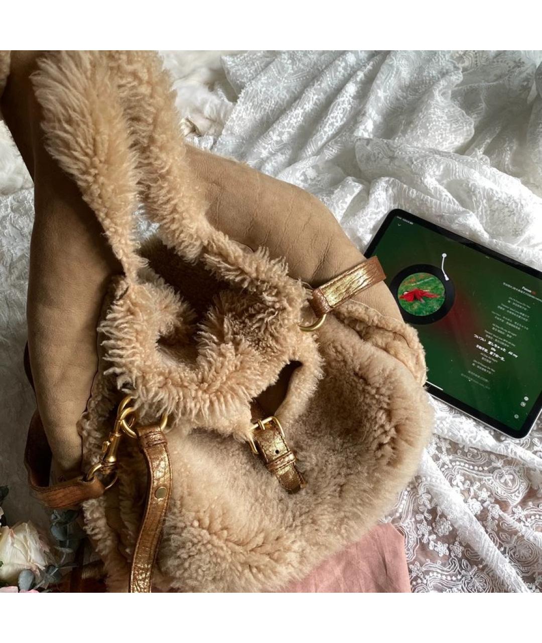 MIU MIU Бежевая меховая сумка с короткими ручками, фото 2