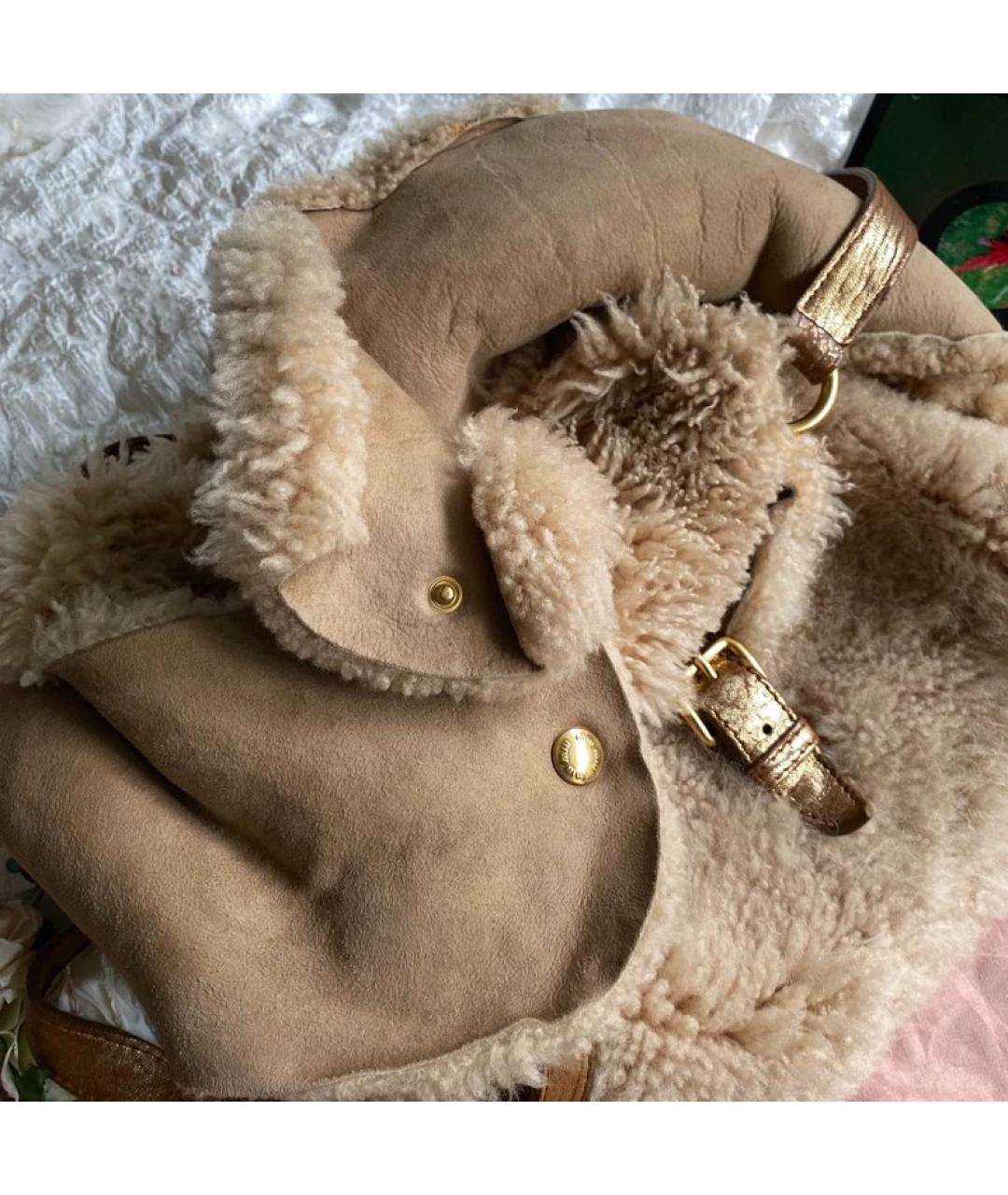 MIU MIU Бежевая меховая сумка с короткими ручками, фото 7