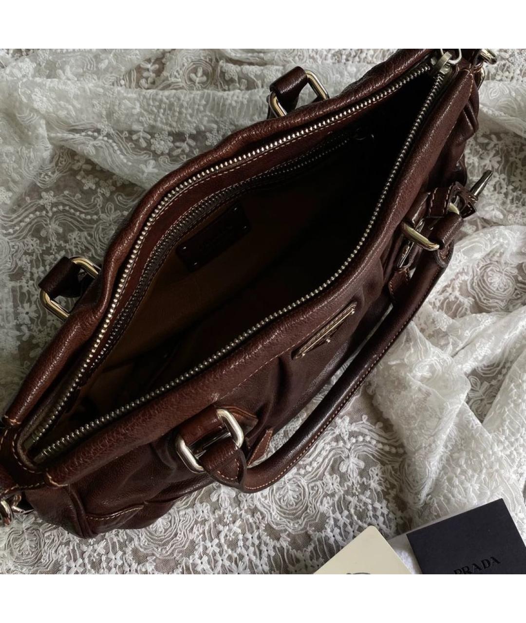 PRADA Коричневая кожаная сумка с короткими ручками, фото 3
