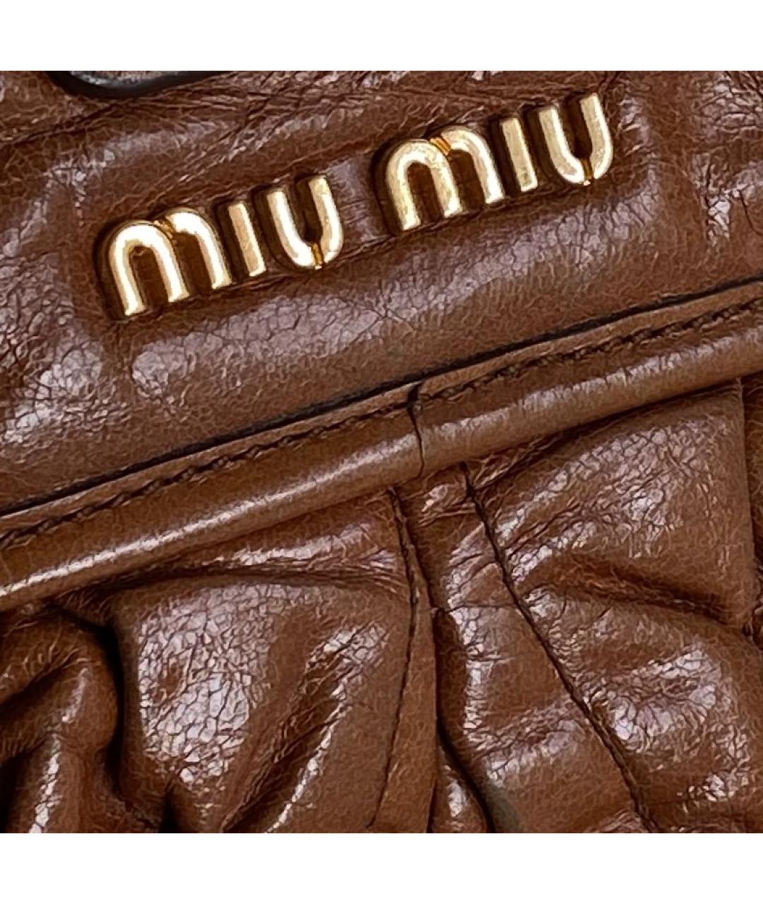 MIU MIU Коричневая кожаная сумка с короткими ручками, фото 5