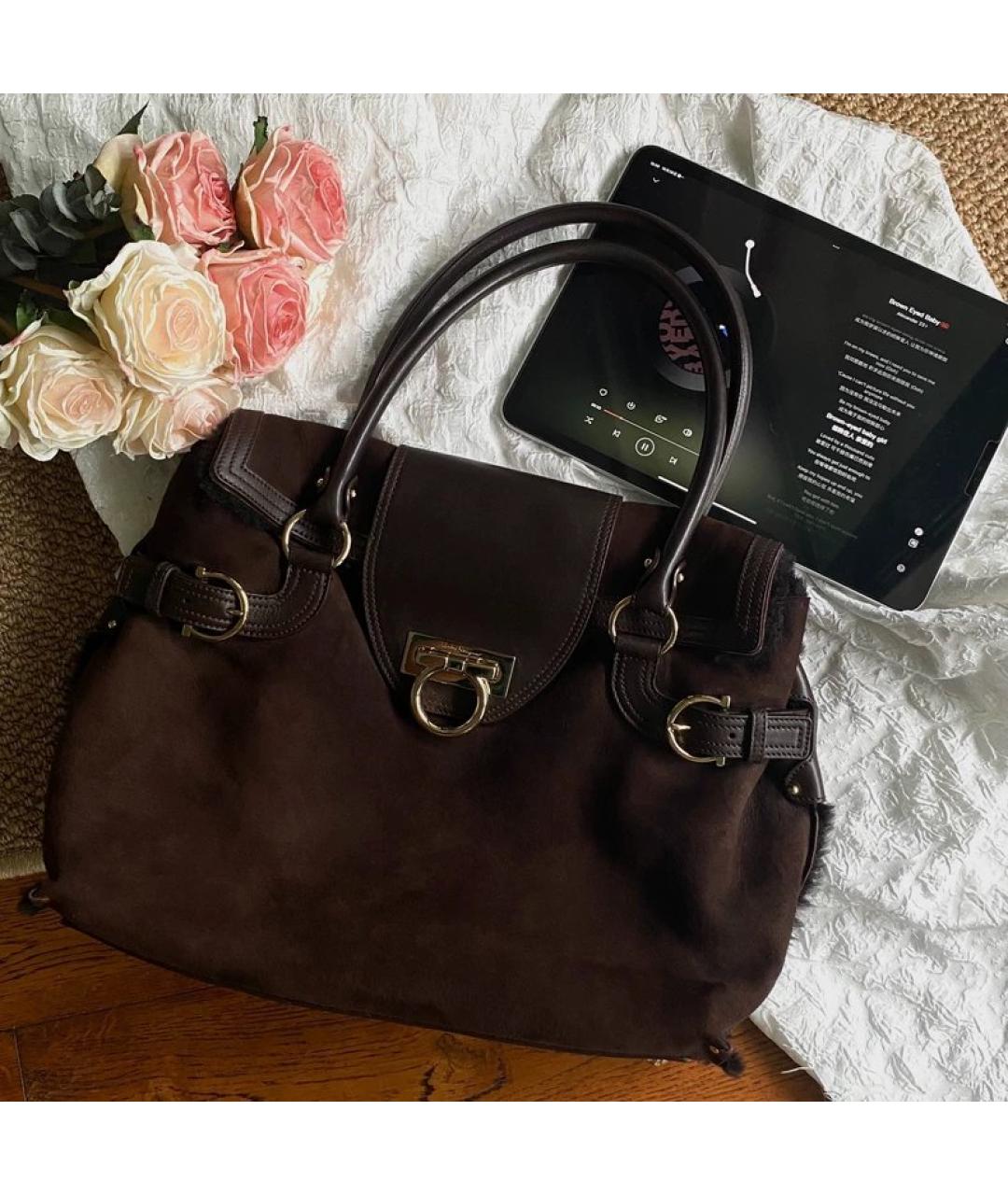 FERRAGAMO Коричневая замшевая сумка с короткими ручками, фото 10