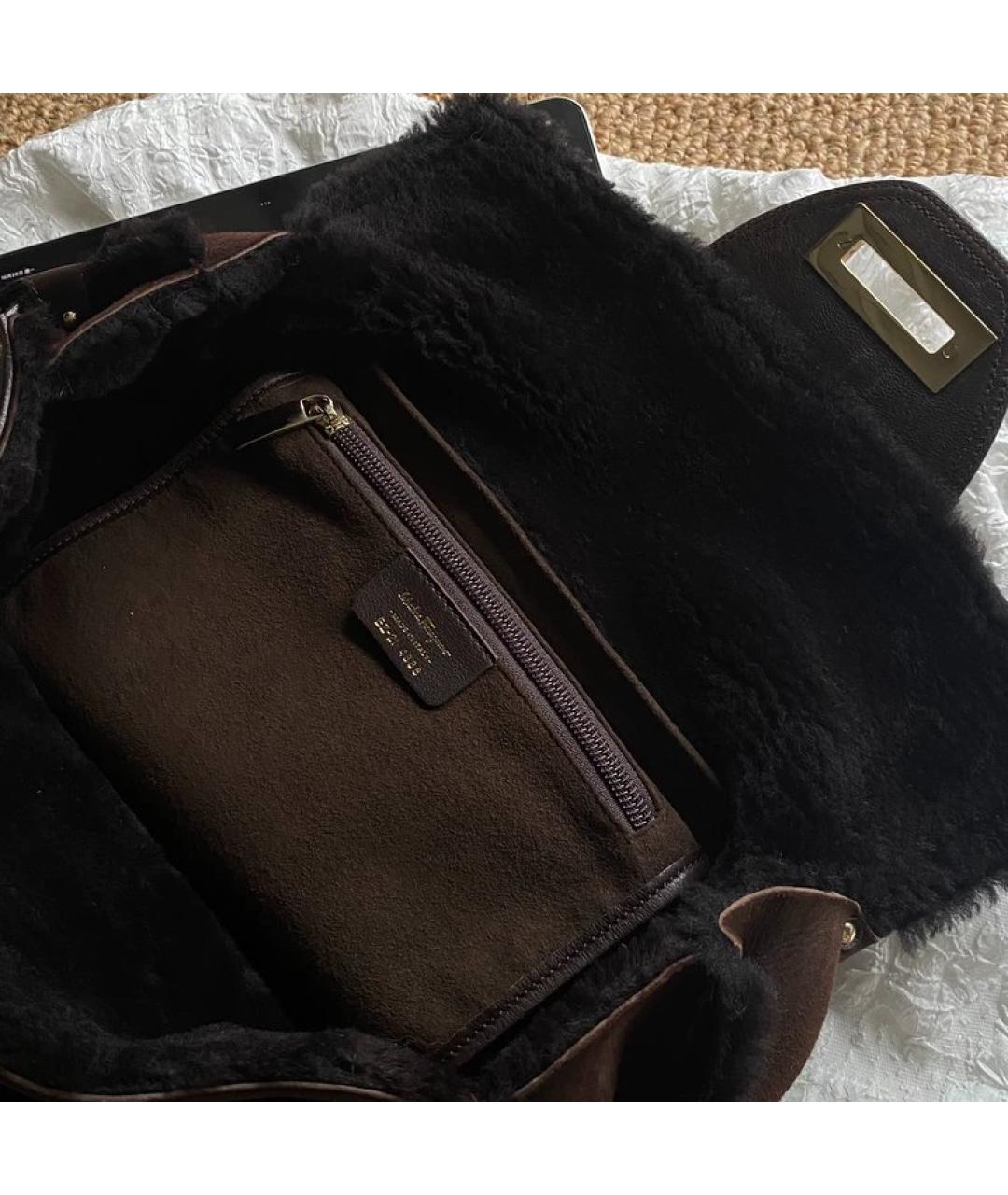 FERRAGAMO Коричневая замшевая сумка с короткими ручками, фото 4