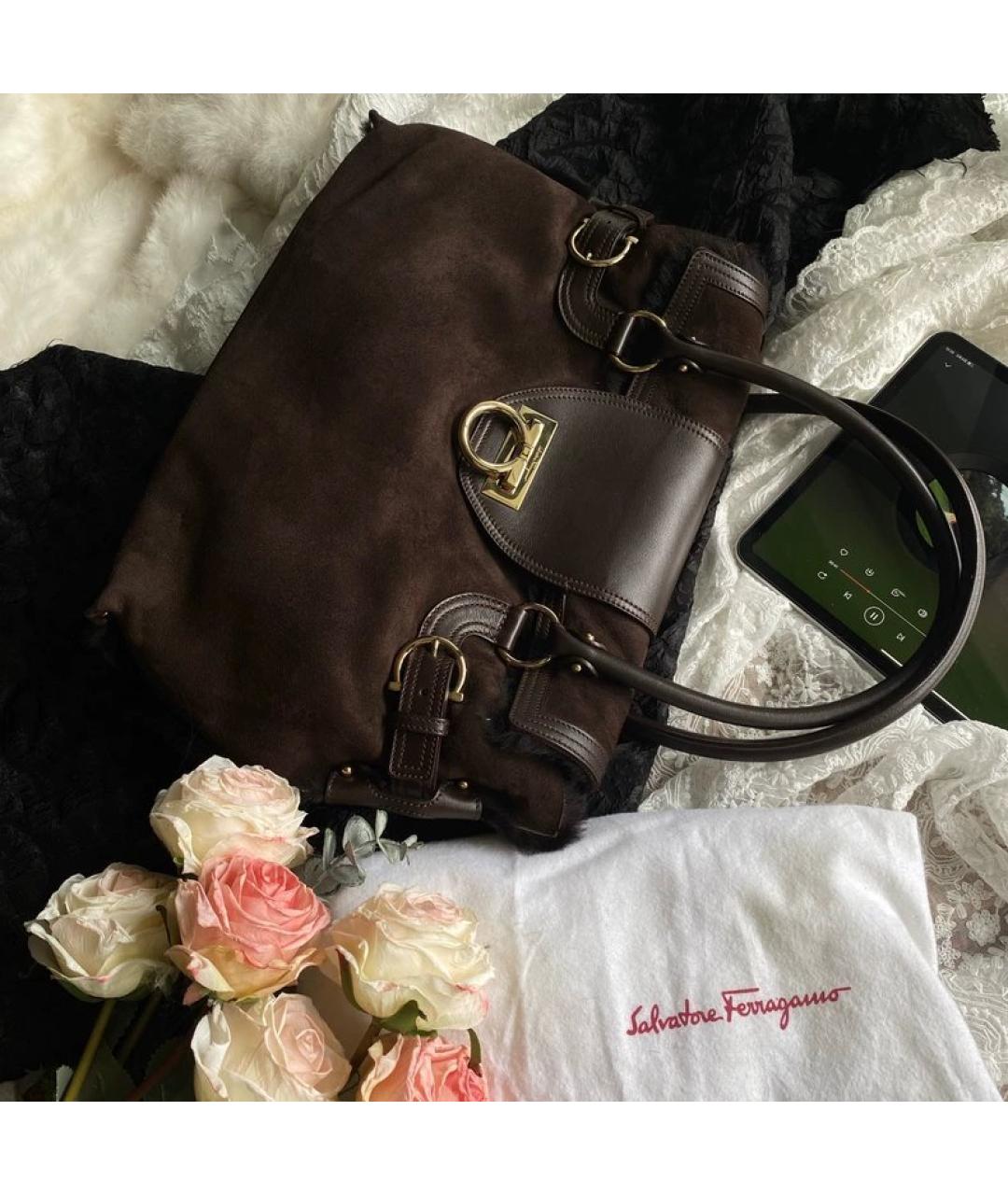 FERRAGAMO Коричневая замшевая сумка с короткими ручками, фото 9