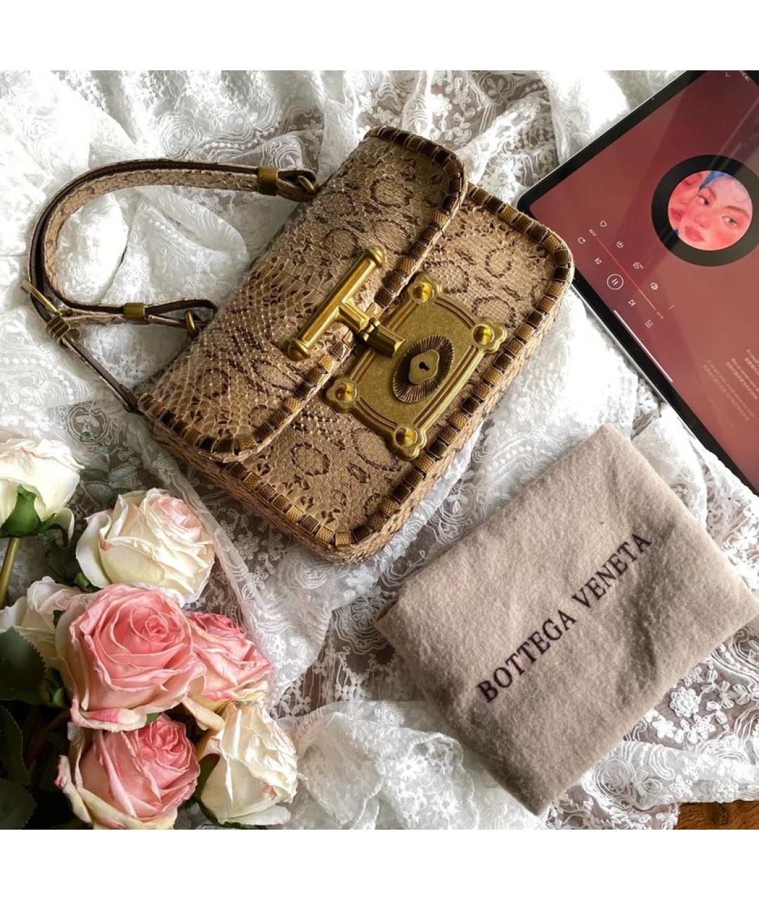 BOTTEGA VENETA Бежевая кожаная сумка с короткими ручками, фото 10