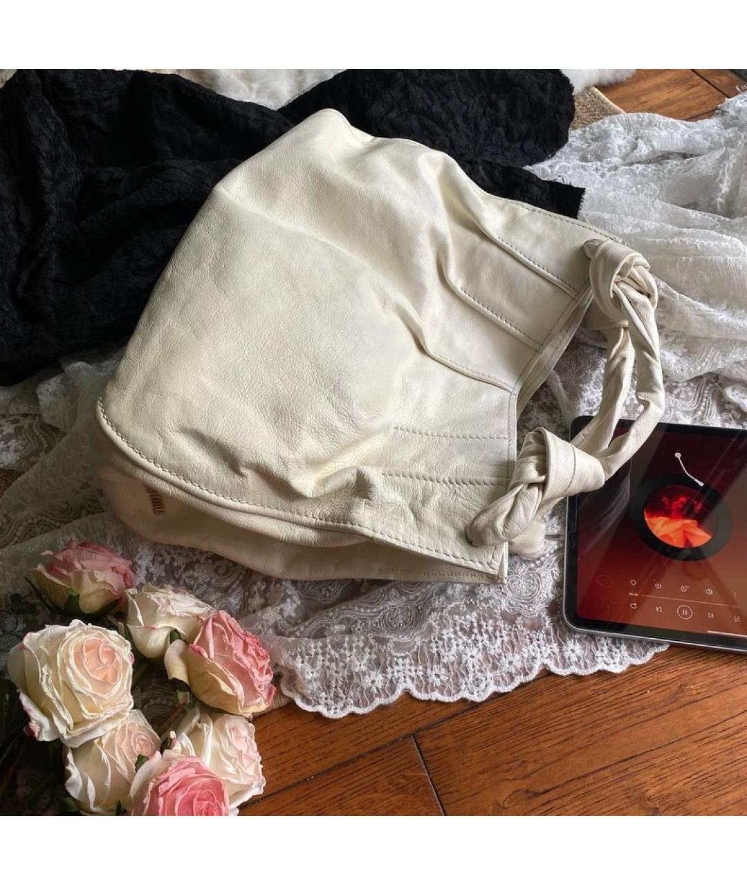 MIU MIU Бежевая кожаная сумка с короткими ручками, фото 6