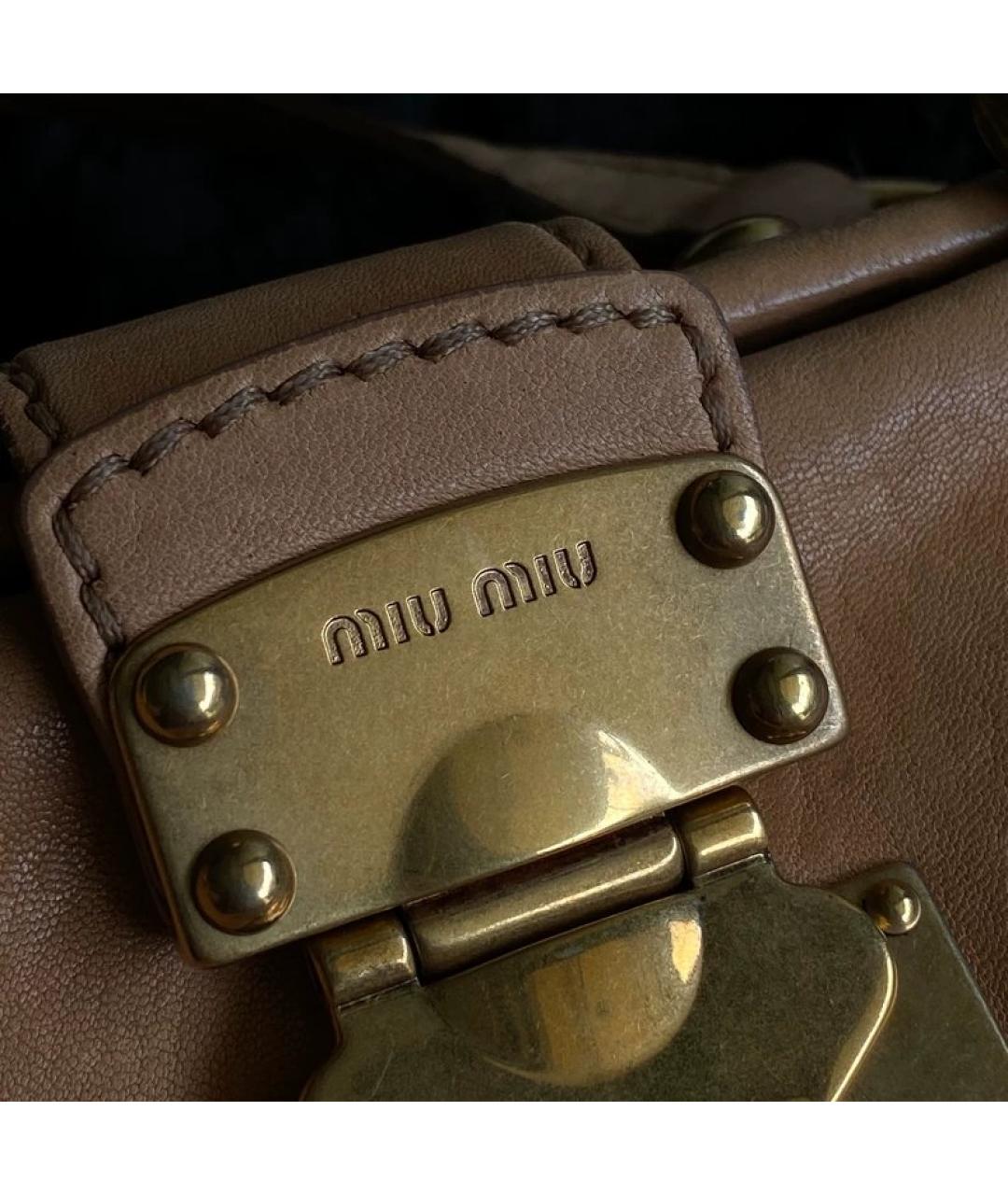 MIU MIU Коричневая кожаная сумка с короткими ручками, фото 2