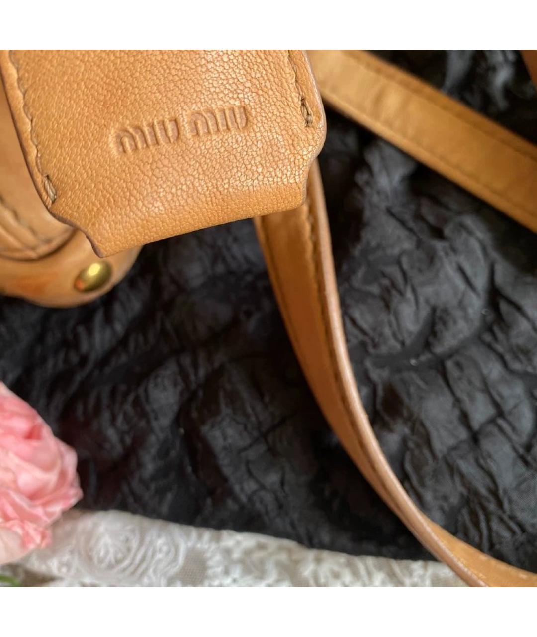 MIU MIU Коричневая кожаная сумка с короткими ручками, фото 3