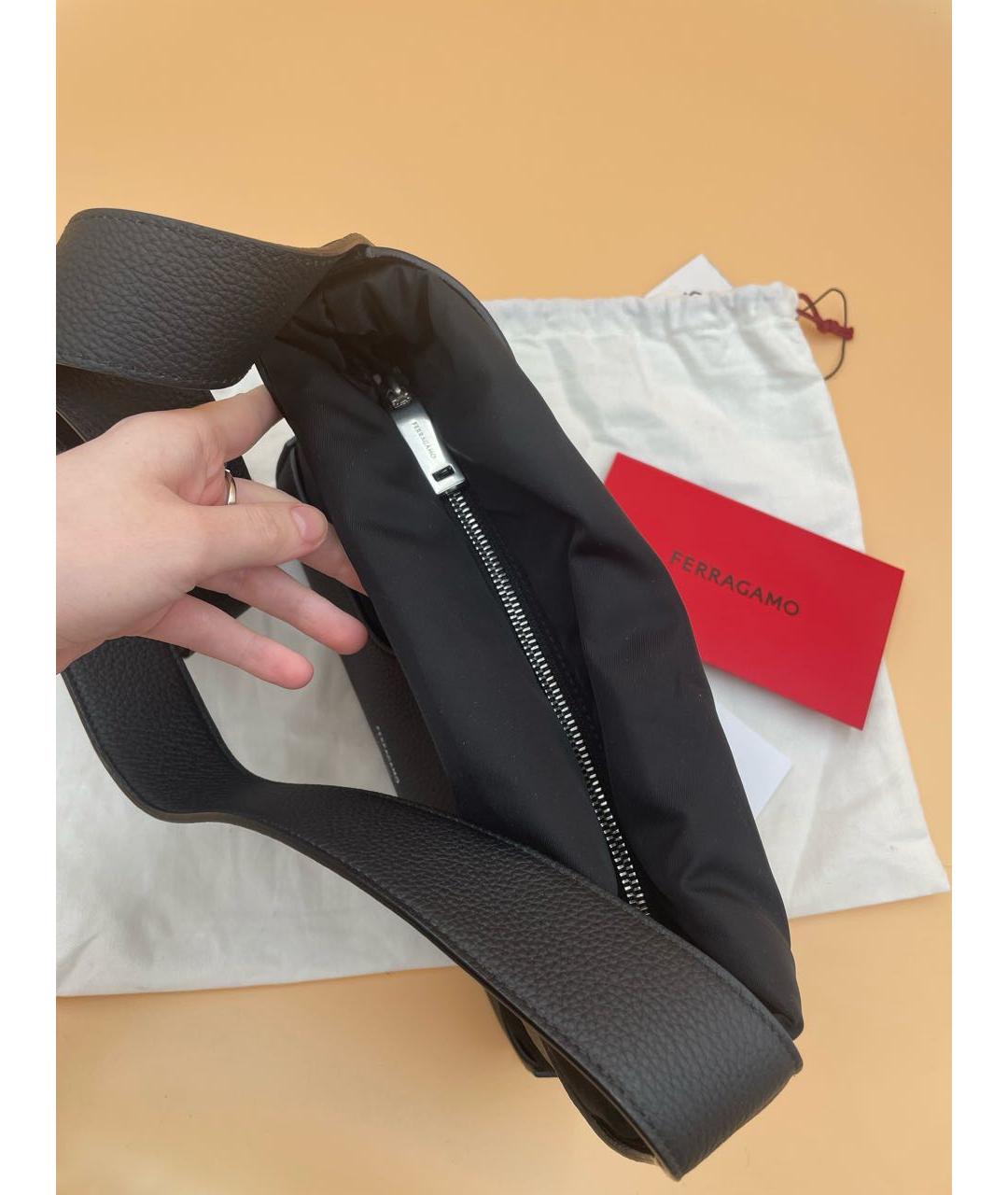 FERRAGAMO Черная кожаная сумка на плечо, фото 5