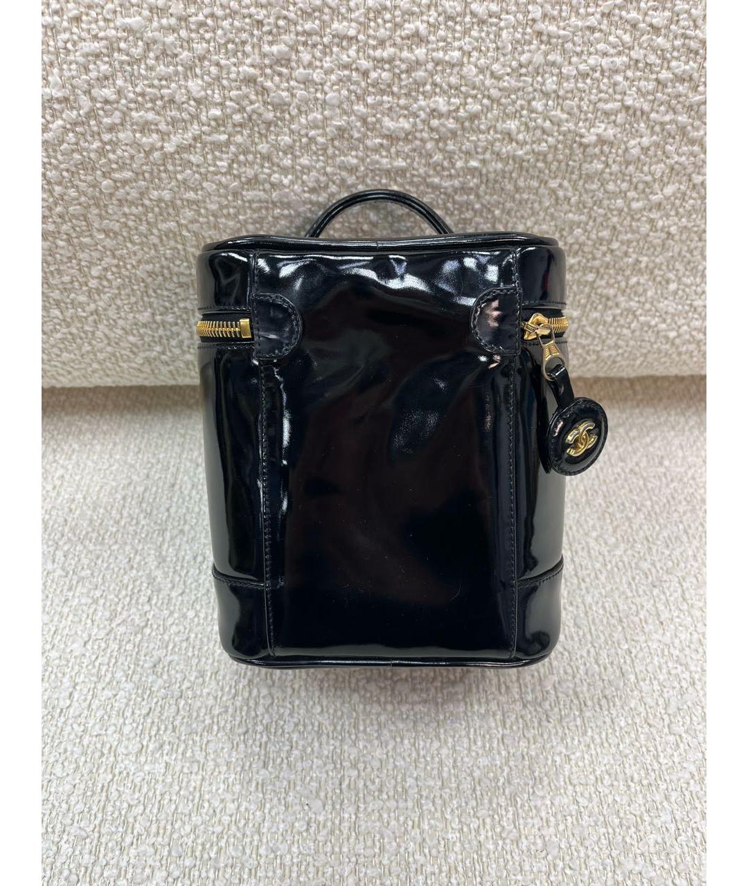 CHANEL Черная сумка с короткими ручками из лакированной кожи, фото 3