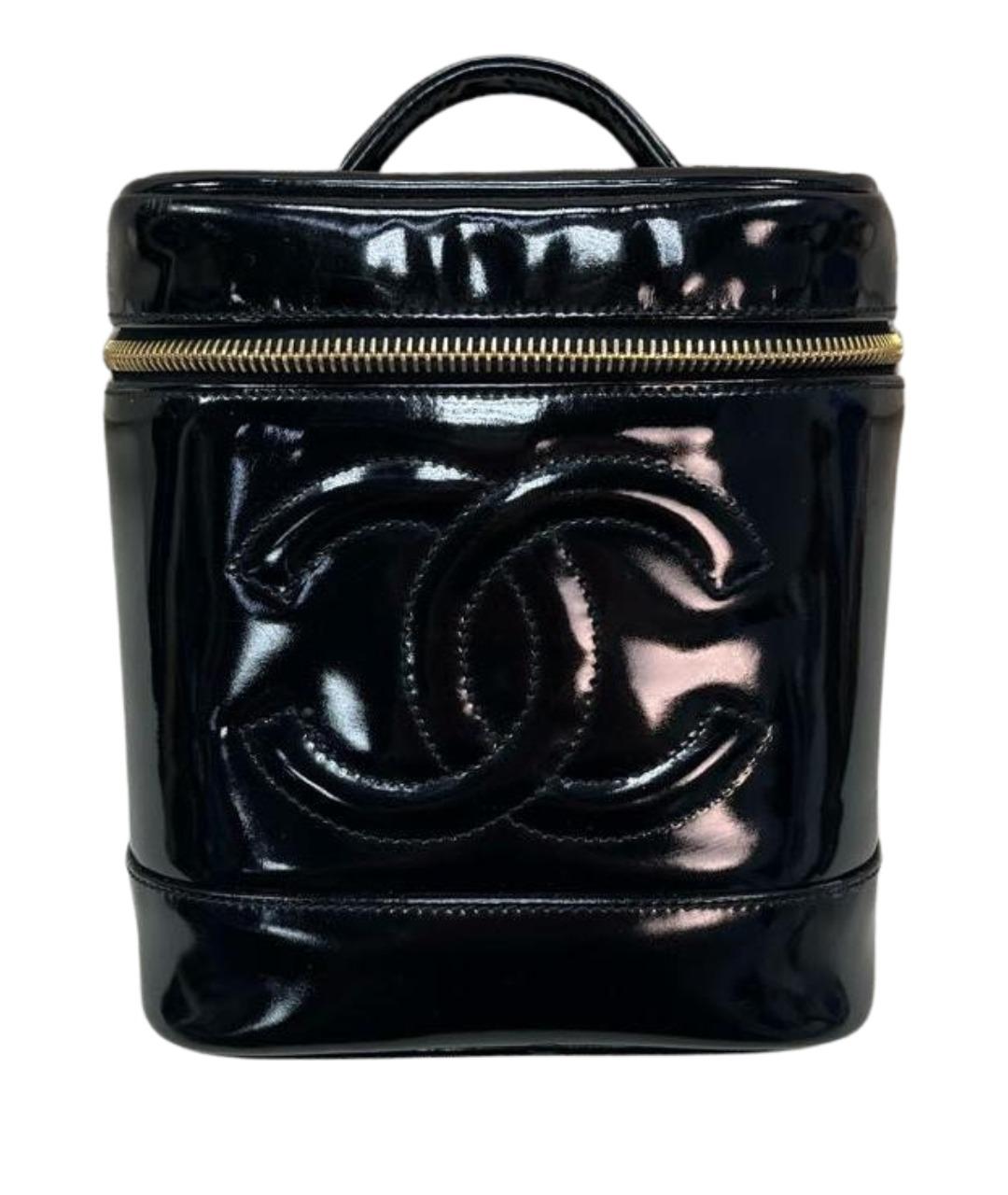 CHANEL Черная сумка с короткими ручками из лакированной кожи, фото 1