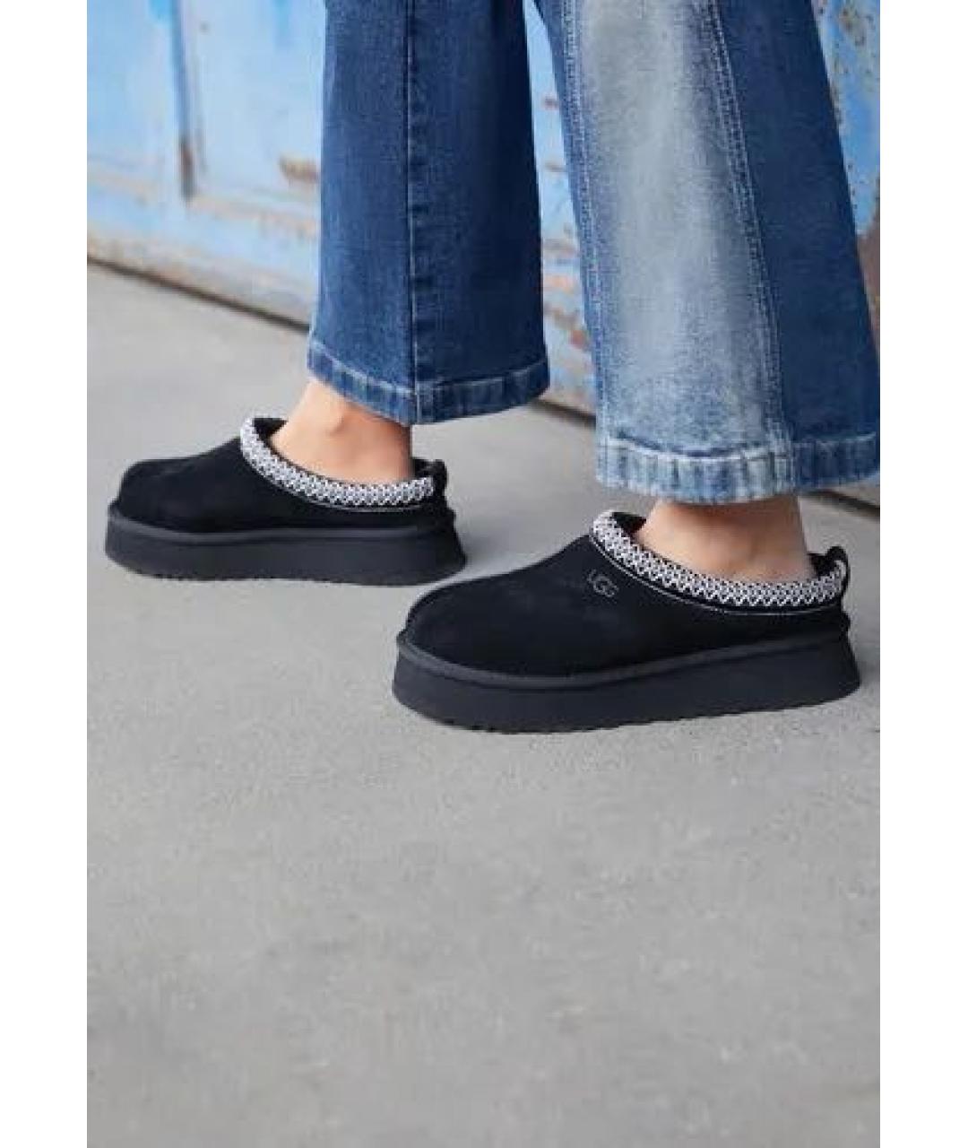 UGG AUSTRALIA Черные замшевые сабо, фото 3