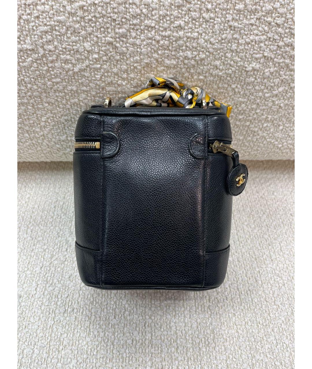 CHANEL Черная кожаная сумка с короткими ручками, фото 3