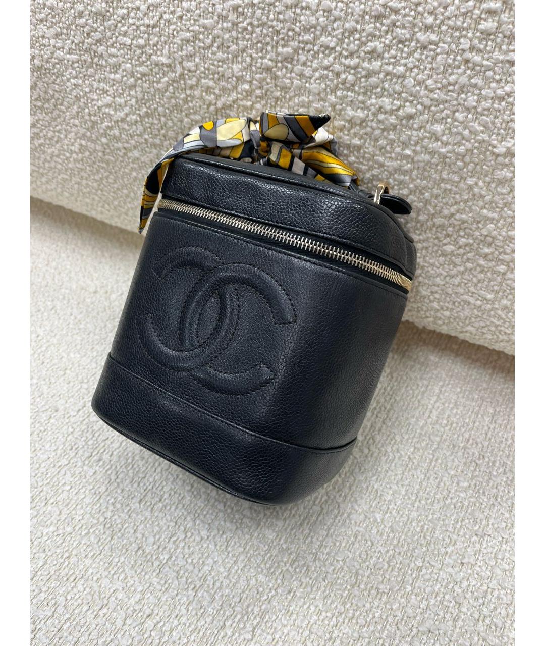 CHANEL Черная кожаная сумка с короткими ручками, фото 5