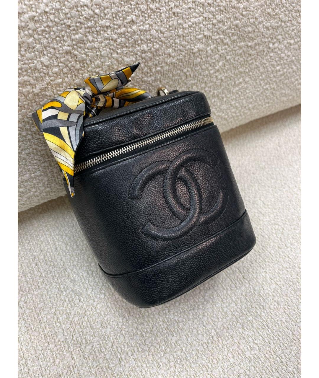 CHANEL Черная кожаная сумка с короткими ручками, фото 2