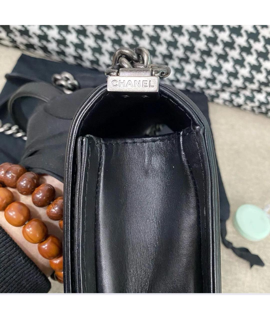 CHANEL Черная кожаная сумка через плечо, фото 7