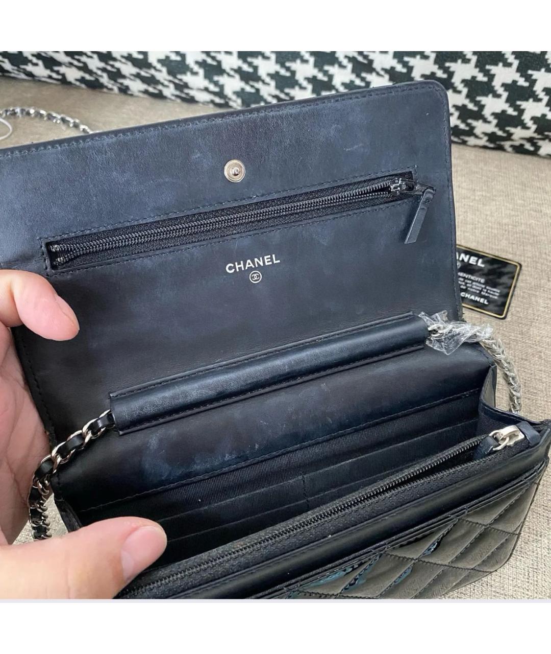 CHANEL Черная сумка через плечо из лакированной кожи, фото 8