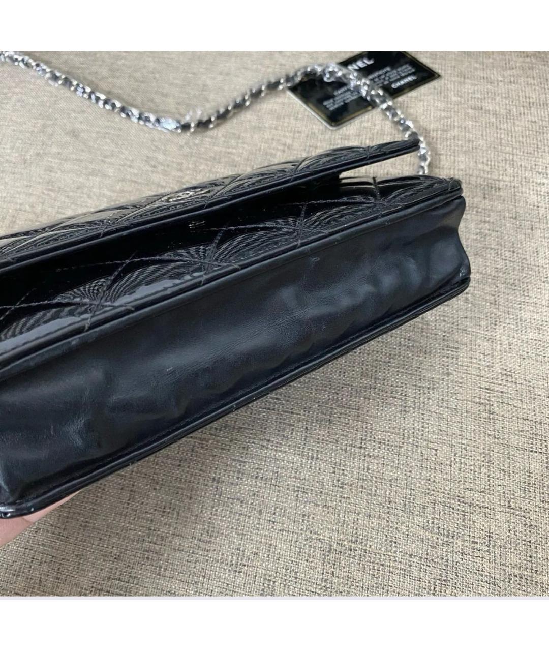 CHANEL Черная сумка через плечо из лакированной кожи, фото 3