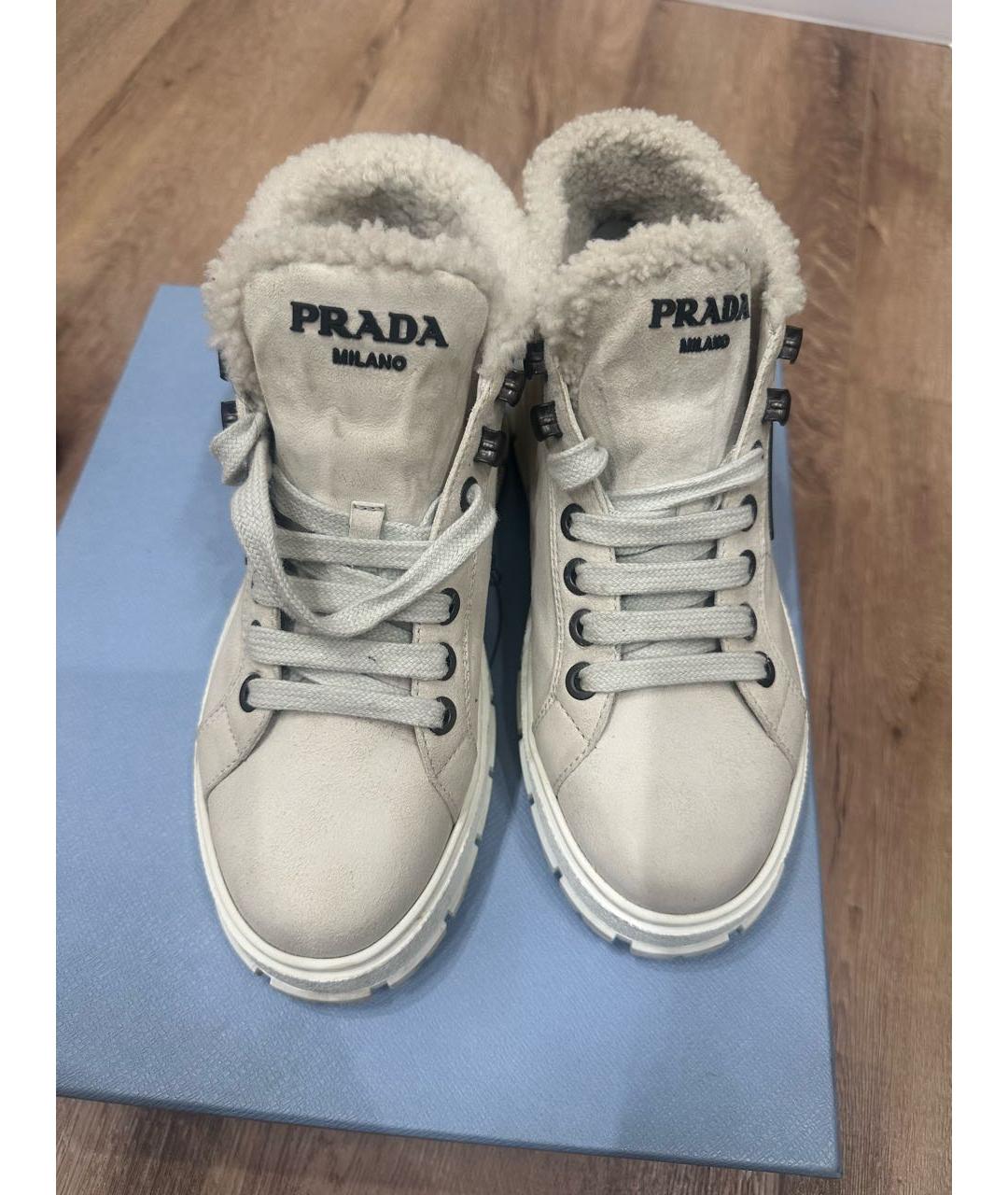 PRADA Серые замшевые ботинки, фото 2