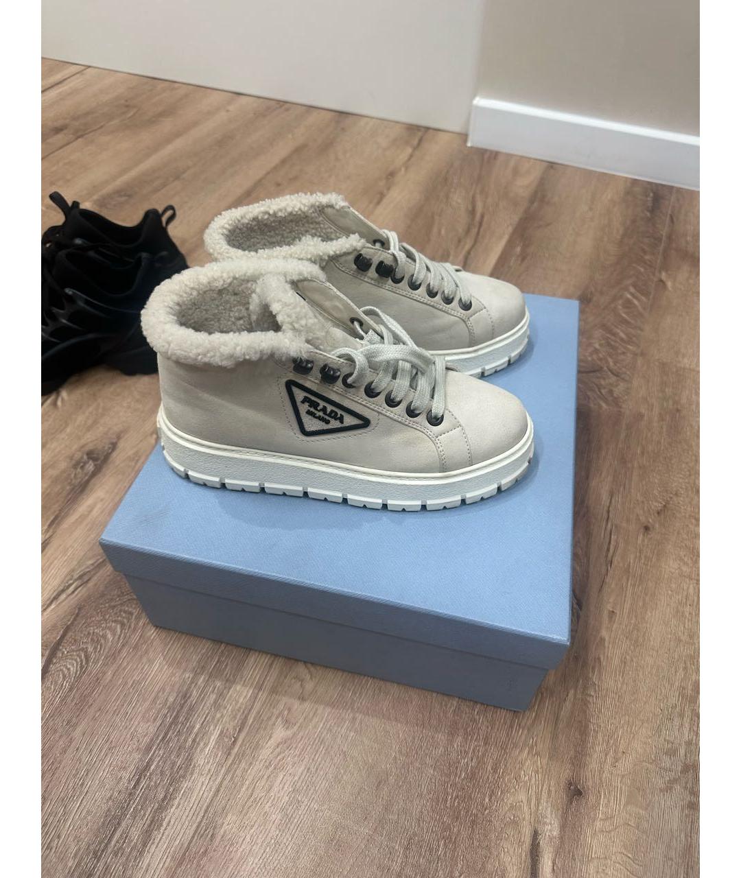 PRADA Серые замшевые ботинки, фото 6