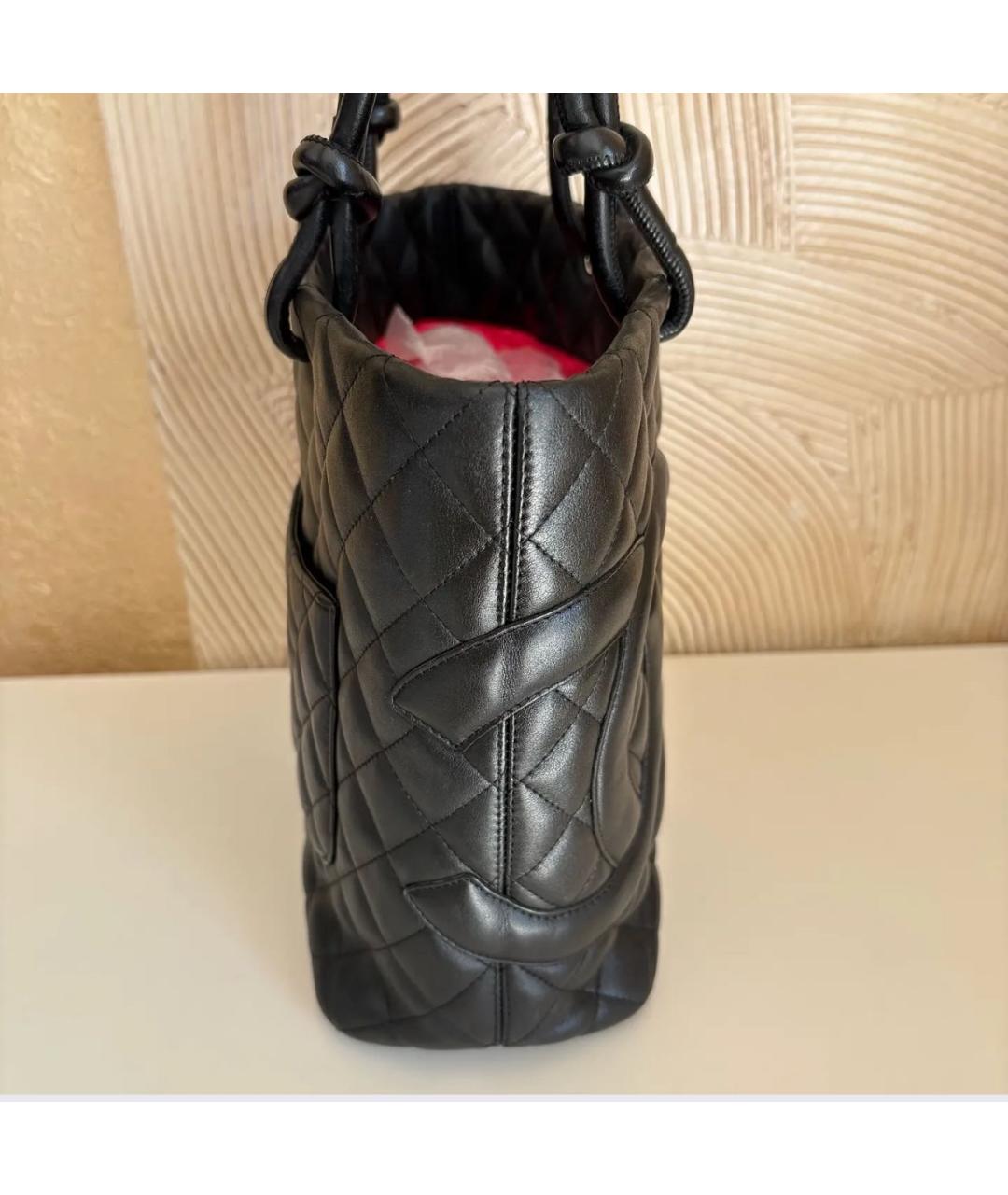 CHANEL Черная кожаная сумка с короткими ручками, фото 4