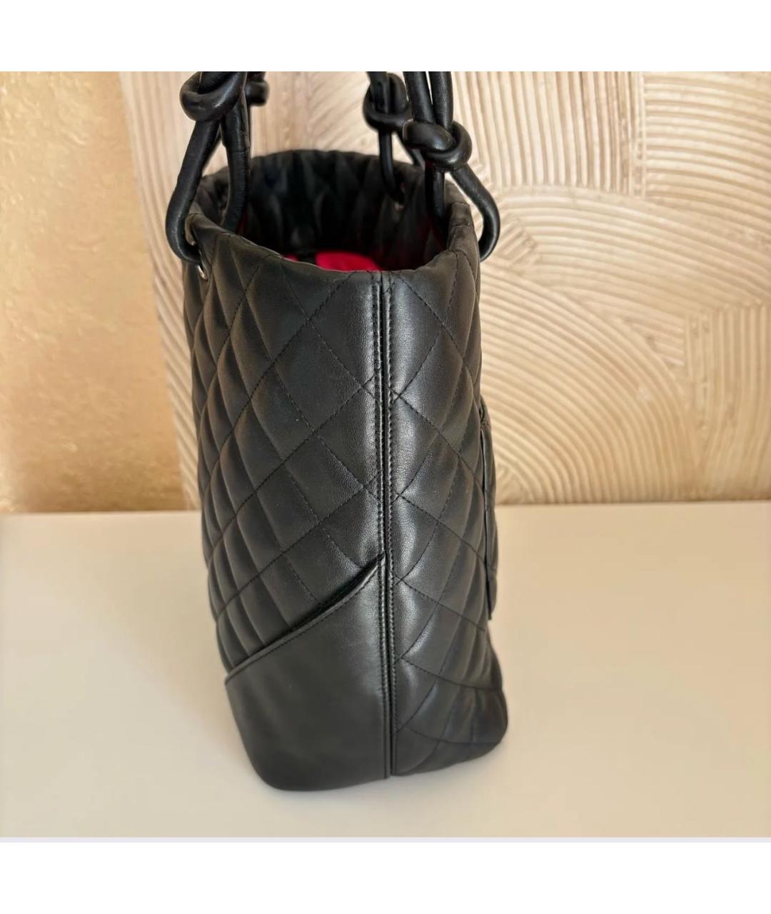 CHANEL Черная кожаная сумка с короткими ручками, фото 3
