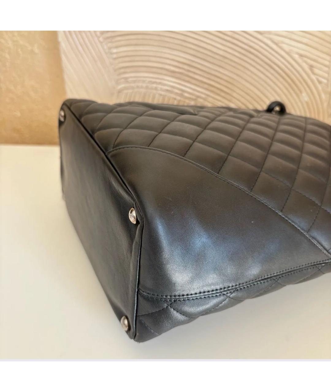 CHANEL Черная кожаная сумка с короткими ручками, фото 7