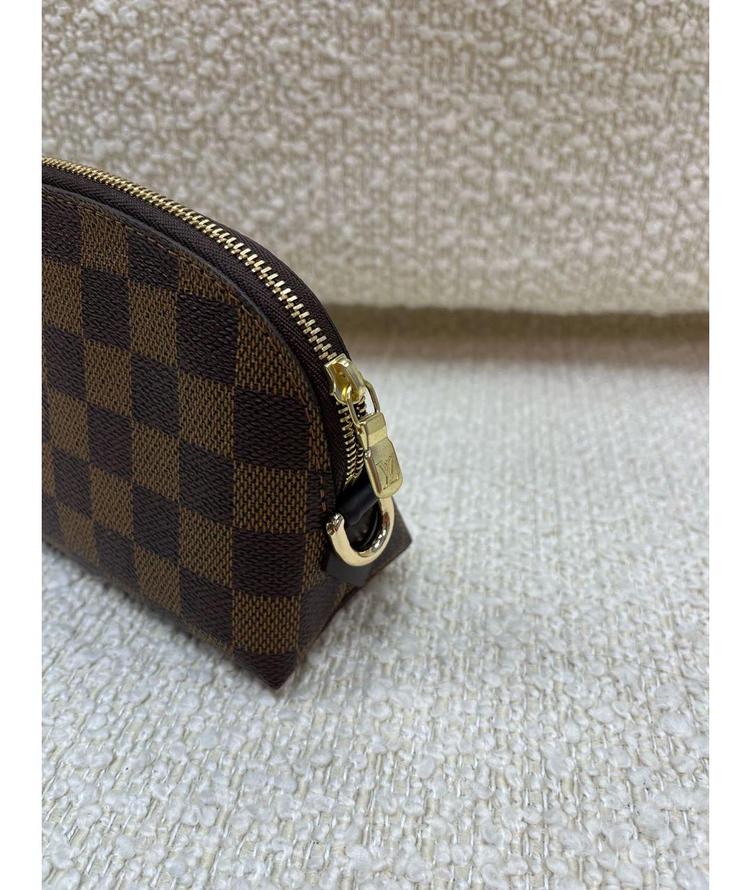 LOUIS VUITTON Коричневая косметичка, фото 7