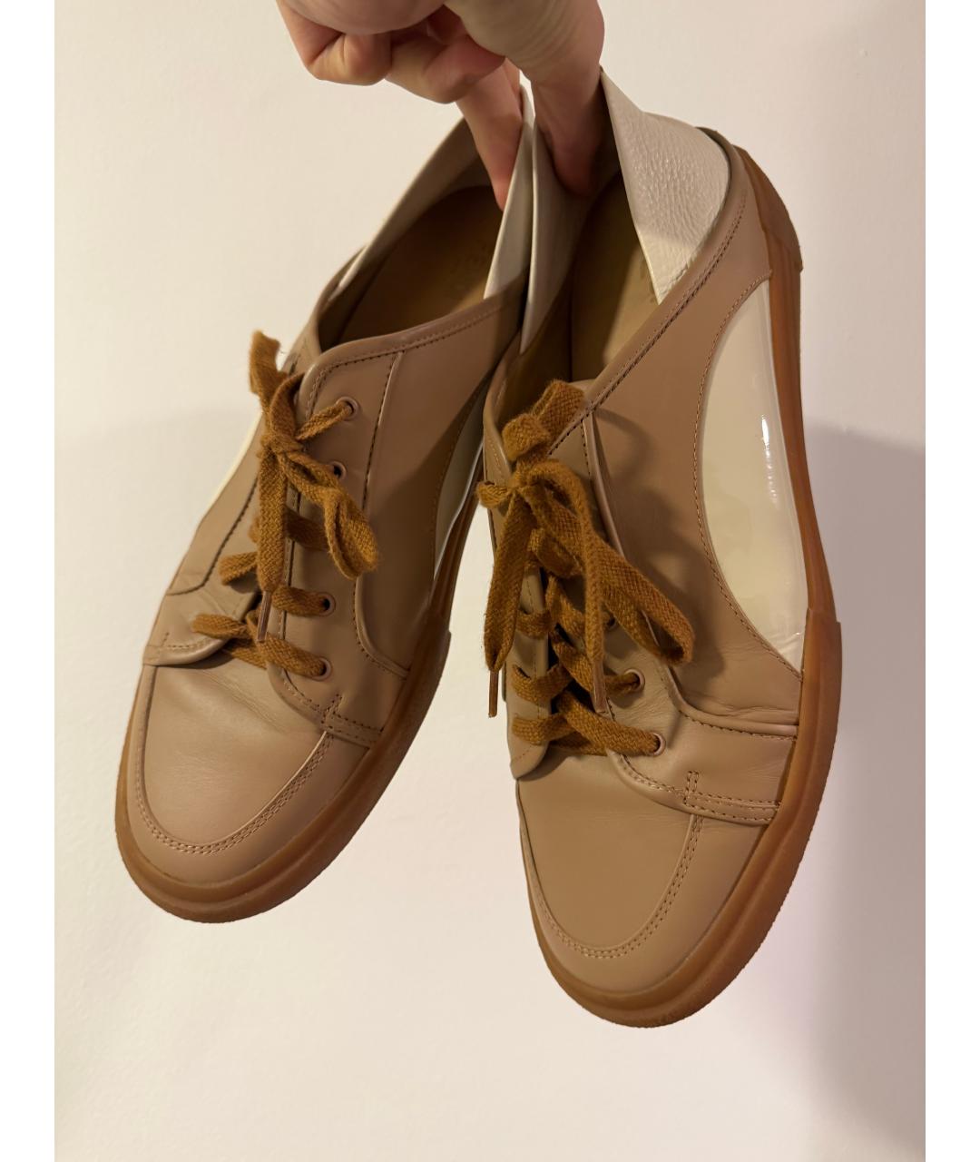 FENDI Бежевые кожаные низкие кроссовки / кеды, фото 2