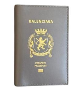 BALENCIAGA Обложка/футляр