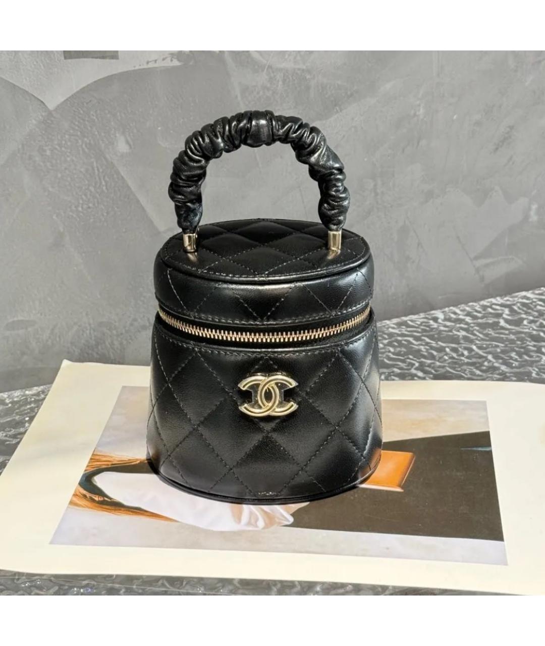 CHANEL Черная кожаная сумка с короткими ручками, фото 7