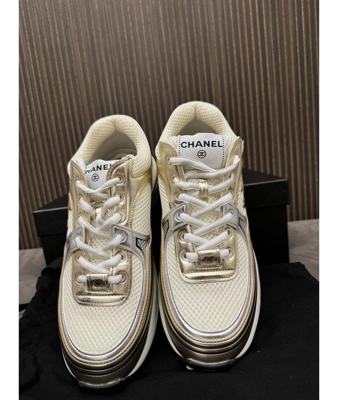 CHANEL Золотые текстильные кроссовки, фото 2