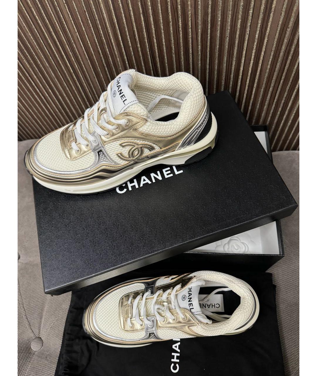 CHANEL Золотые текстильные кроссовки, фото 4