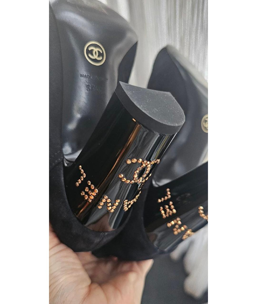 CHANEL Черные замшевые ботфорты, фото 6