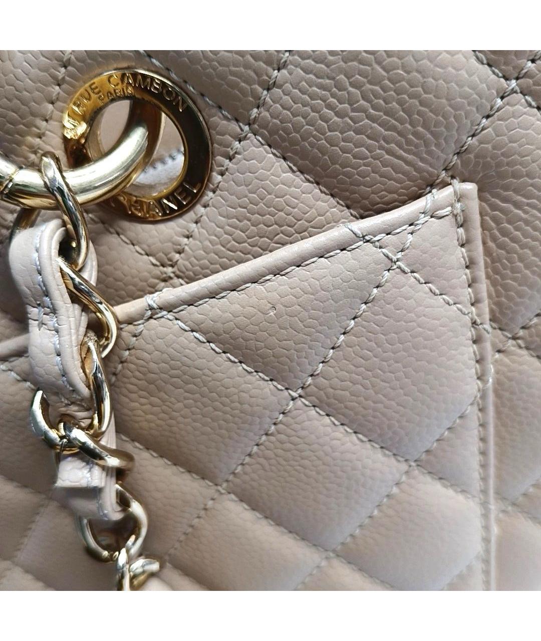 CHANEL Бежевая кожаная сумка с короткими ручками, фото 5