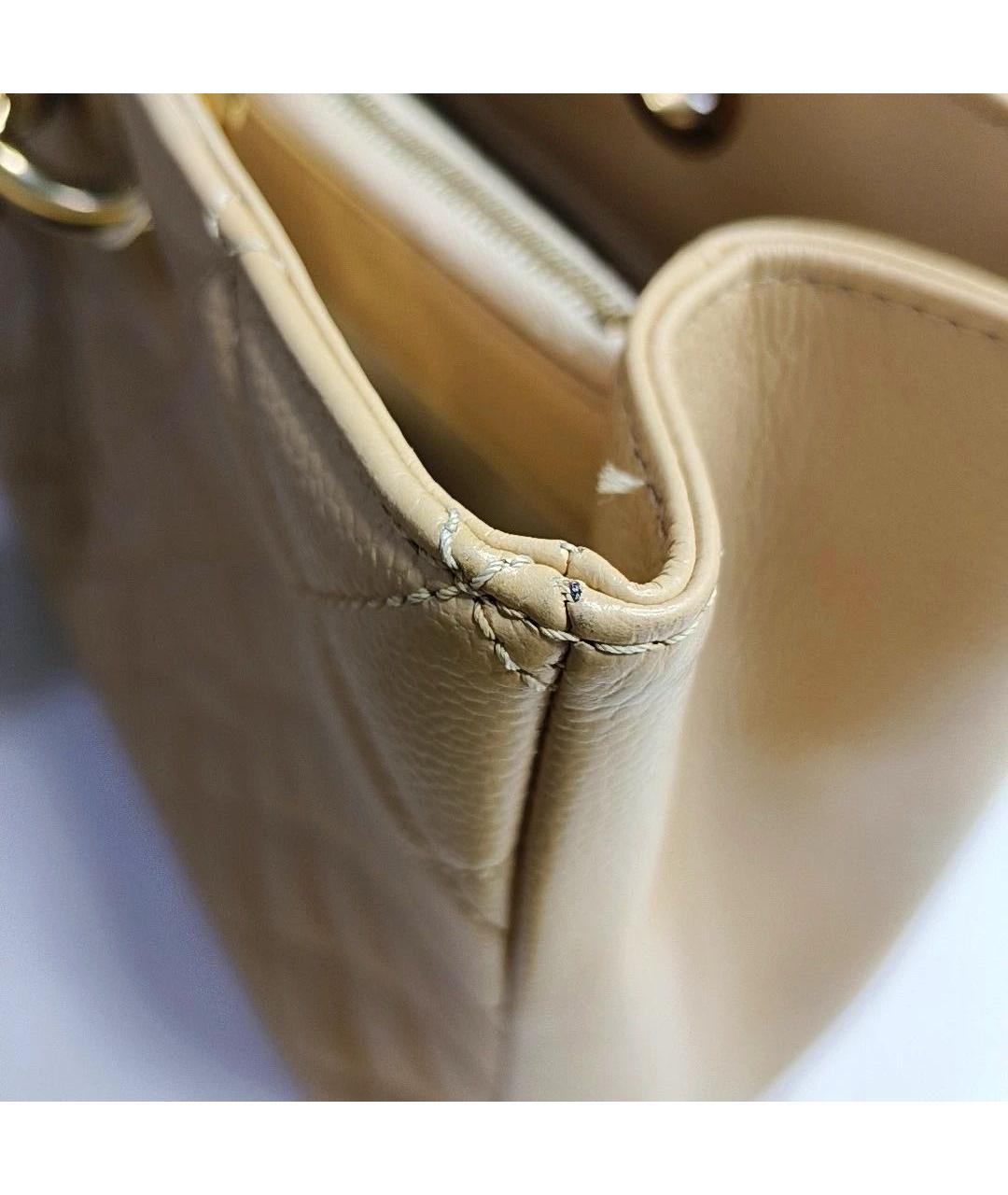 CHANEL Бежевая кожаная сумка с короткими ручками, фото 7