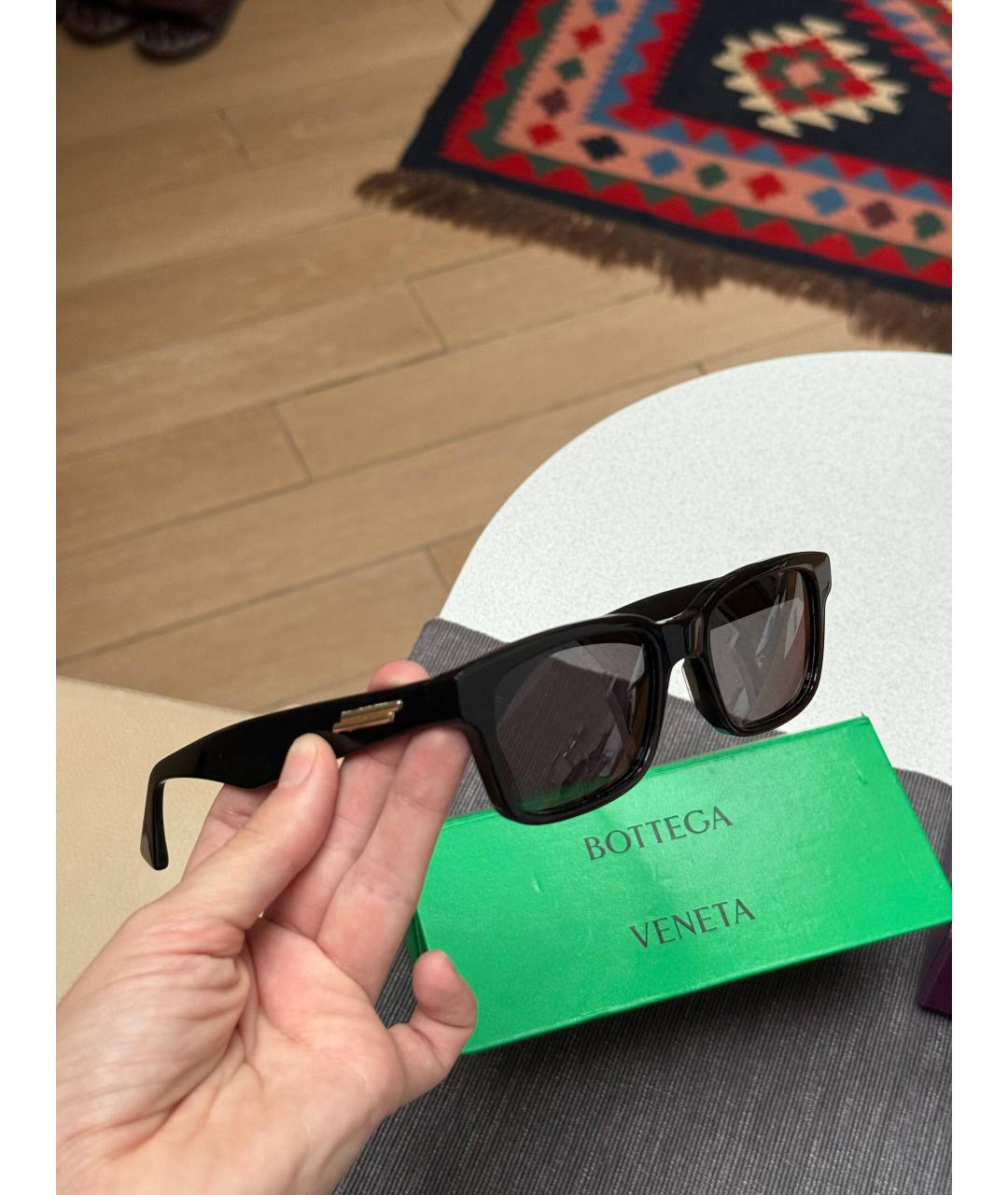 BOTTEGA VENETA Черные пластиковые солнцезащитные очки, фото 3