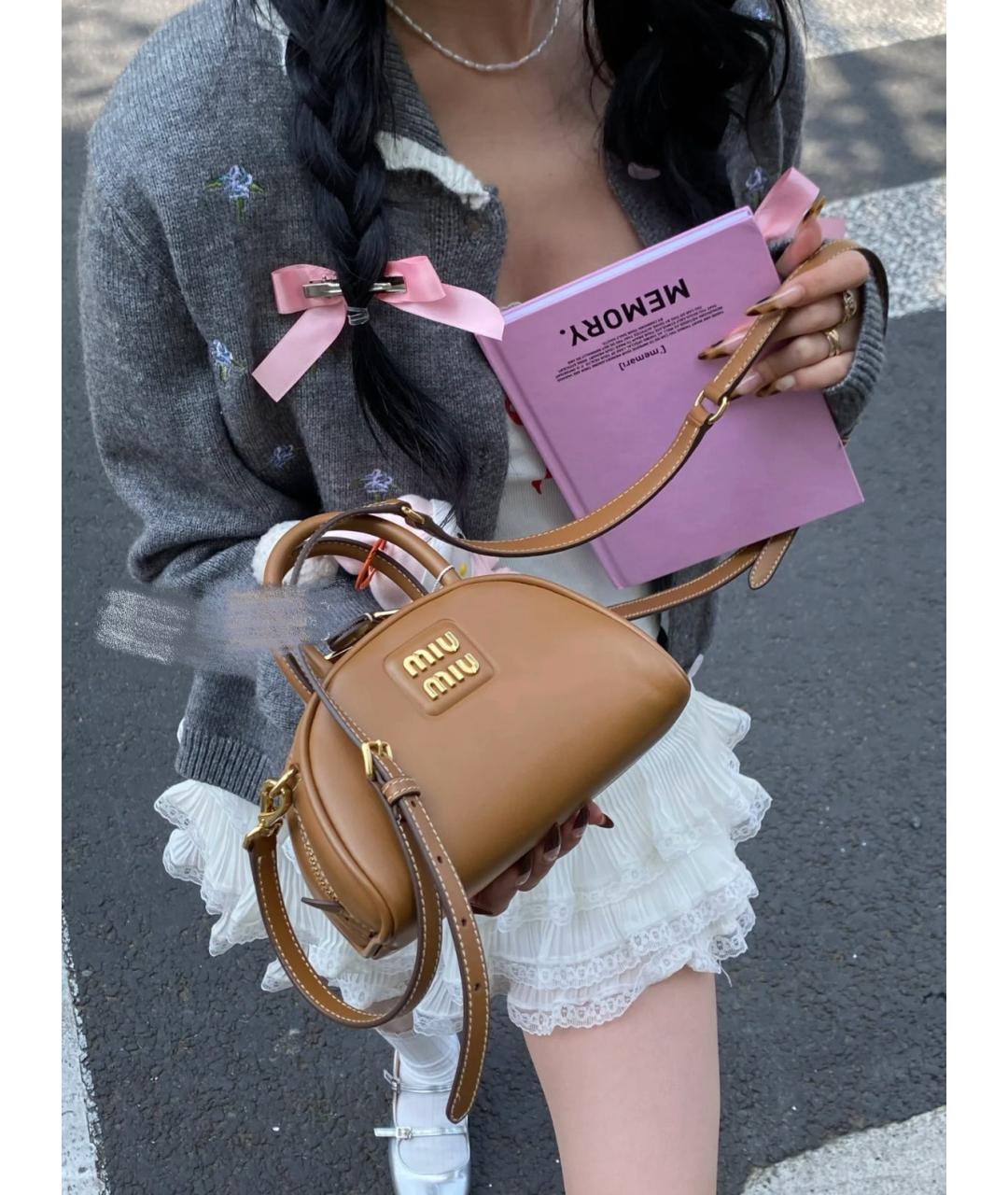 MIU MIU Коричневая кожаная сумка с короткими ручками, фото 9