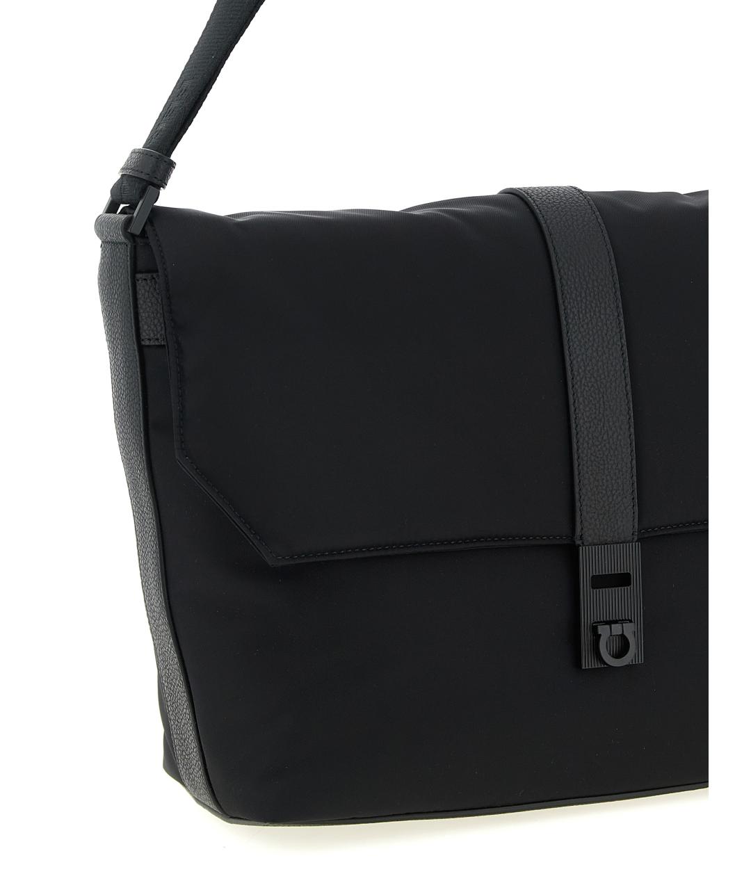 FERRAGAMO Черная синтетическая сумка на плечо, фото 3