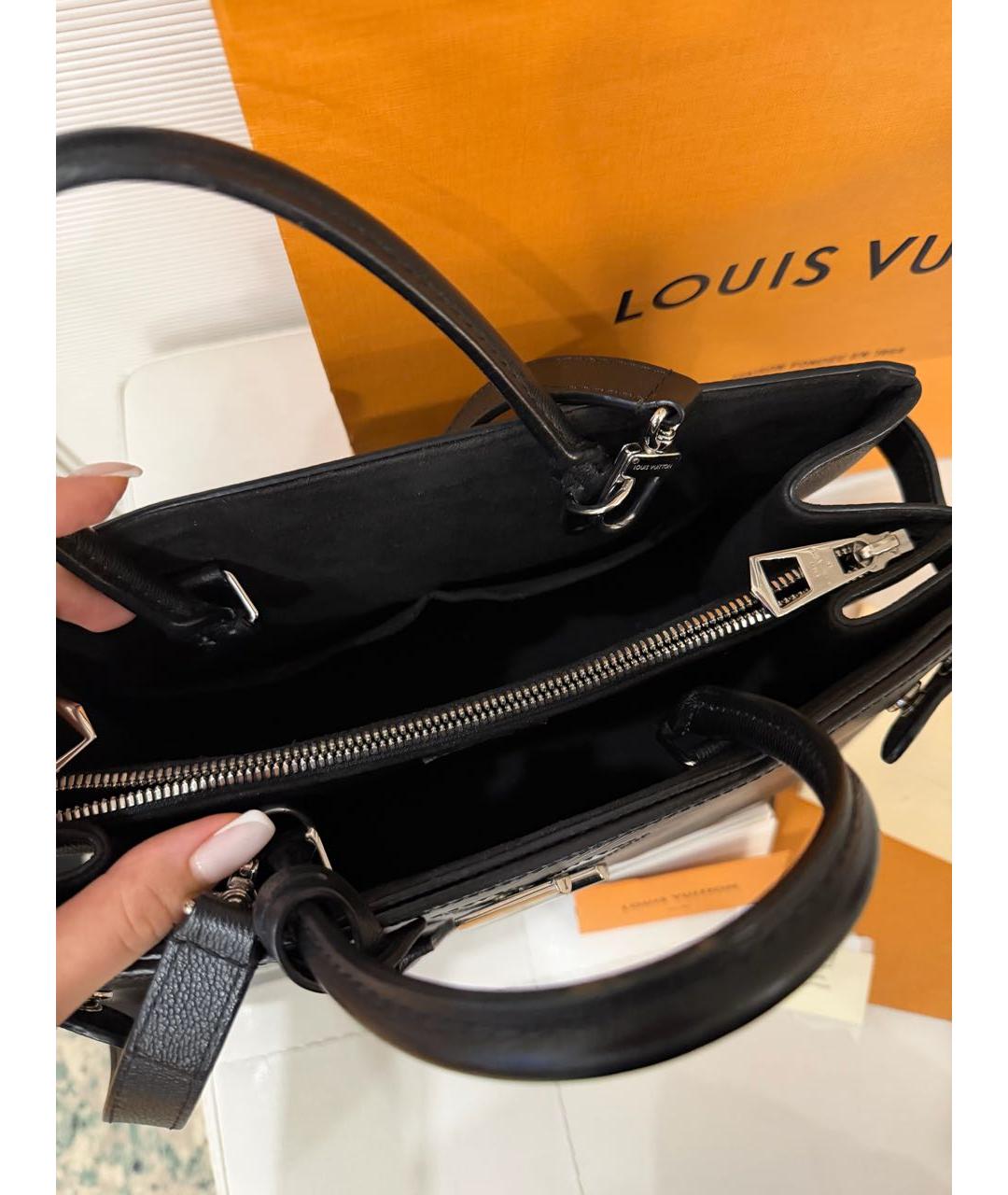 LOUIS VUITTON Черная кожаная сумка с короткими ручками, фото 4