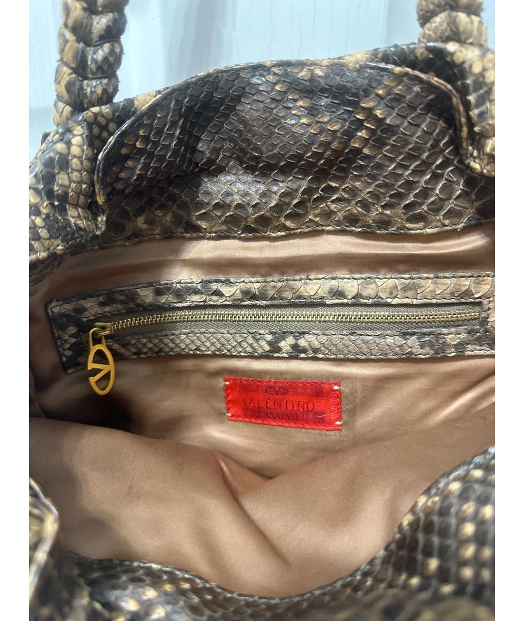 VALENTINO Бежевая сумка тоут из экзотической кожи, фото 4