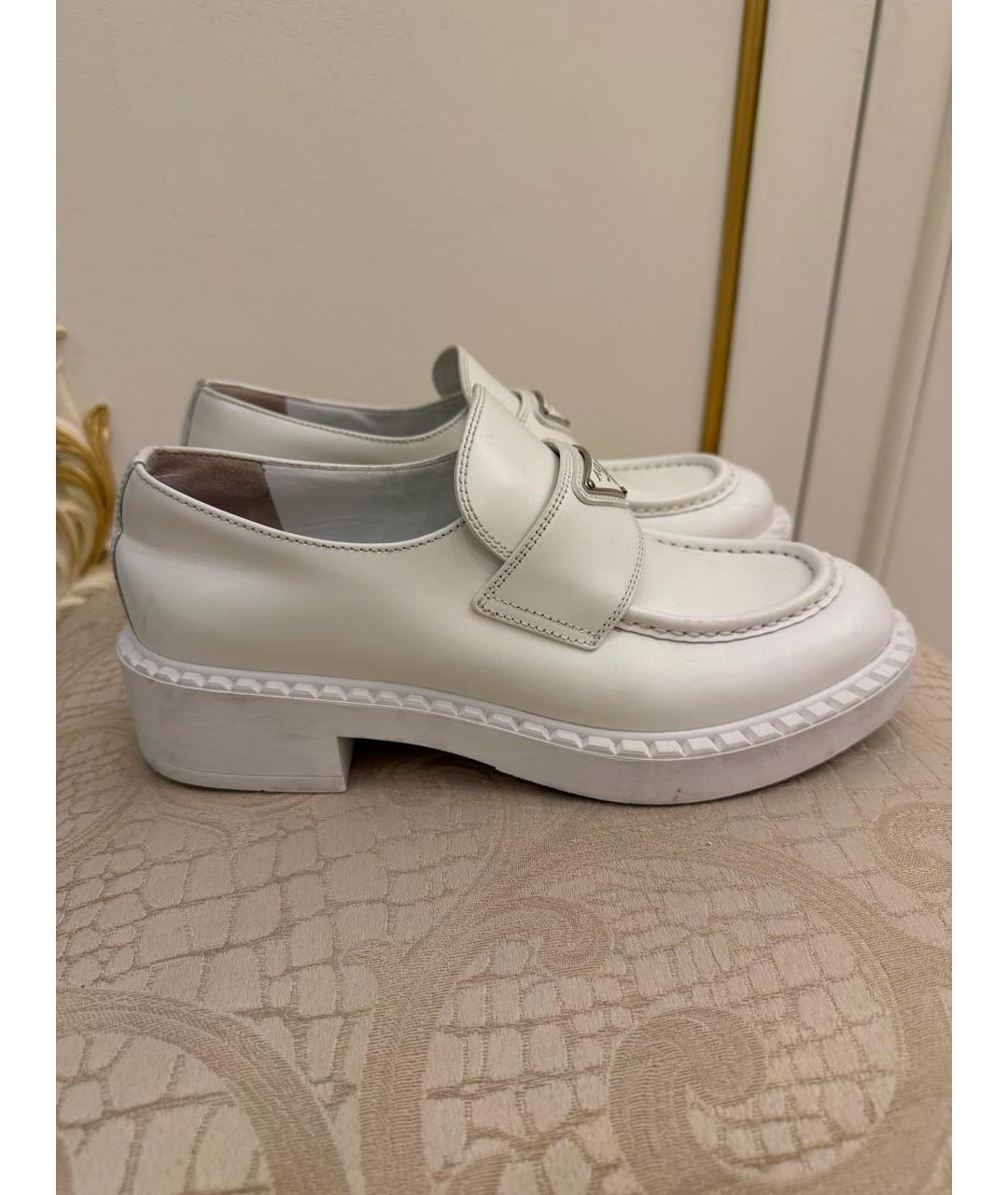 PRADA Белые лоферы из лакированной кожи, фото 6