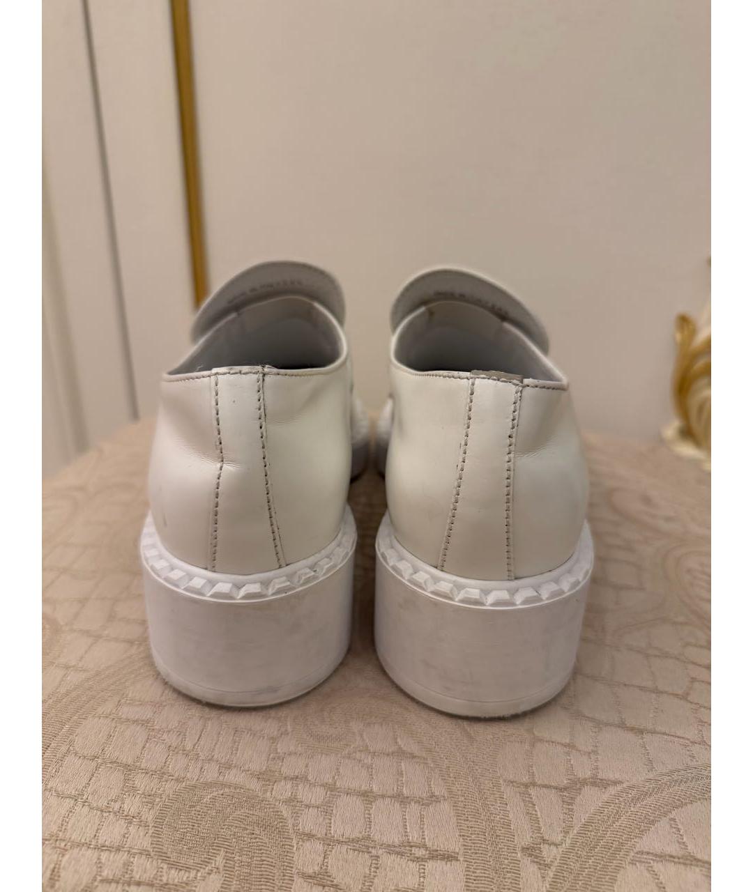 PRADA Белые лоферы из лакированной кожи, фото 4